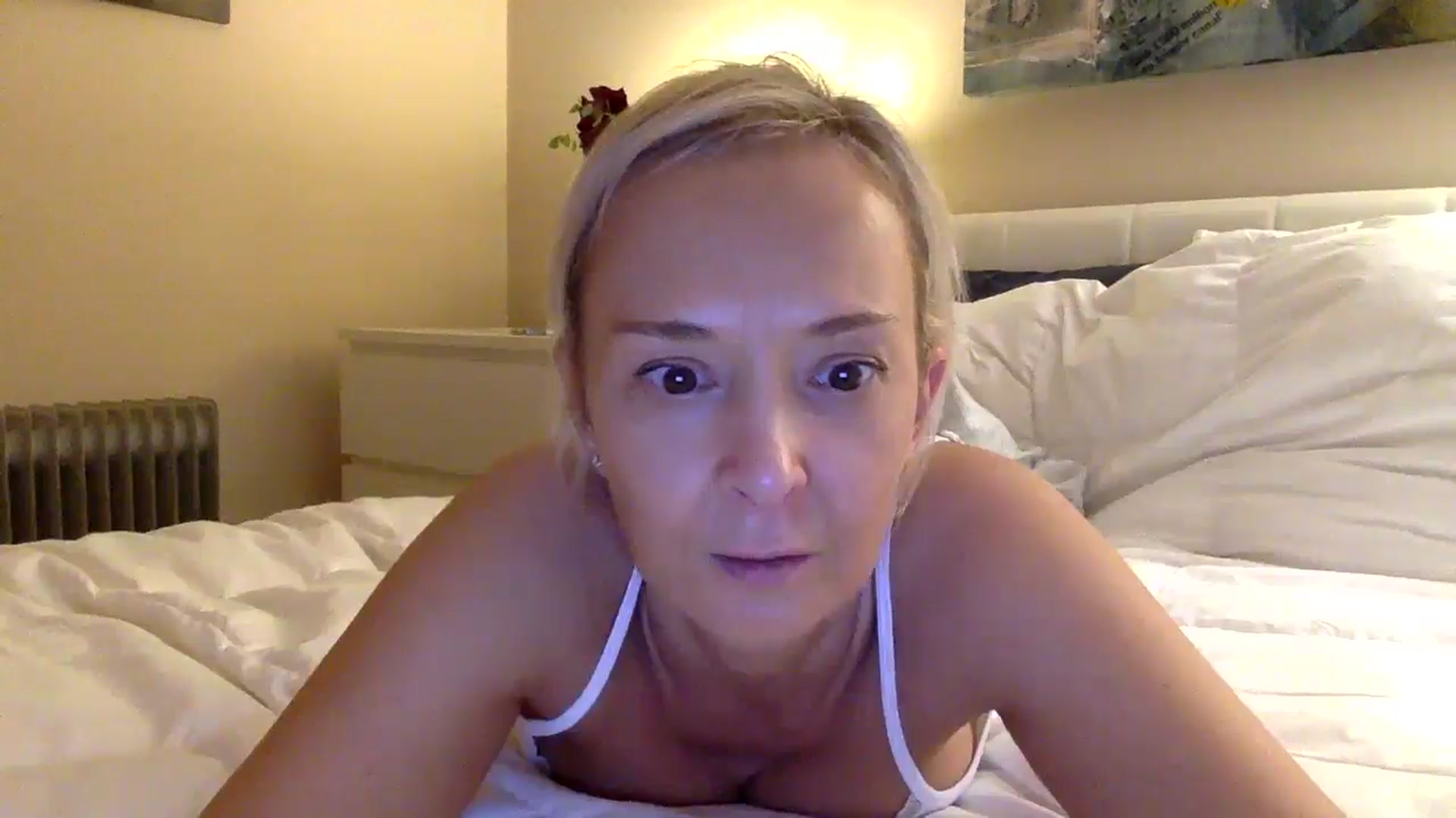 Gallery image thumbnail from Aimee_Angel's myfreecams stream on, 10/31/2025, 18:29 image 14 of 20