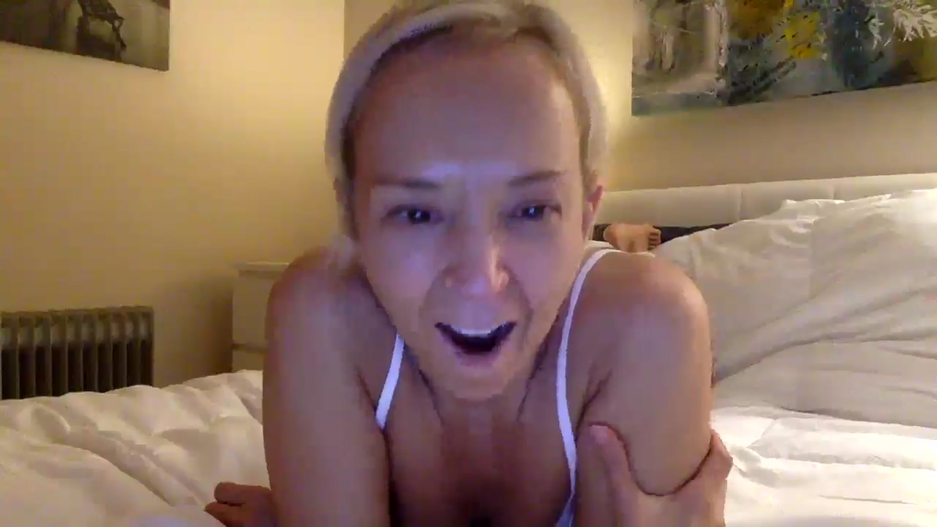 Gallery image thumbnail from Aimee_Angel's myfreecams stream on, 10/31/2025, 18:29 image 8 of 20