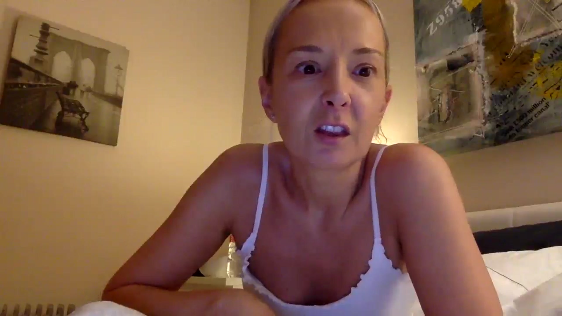 Gallery image thumbnail from Aimee_Angel's myfreecams stream on, 11/01/2025, 18:43 image 16 of 20