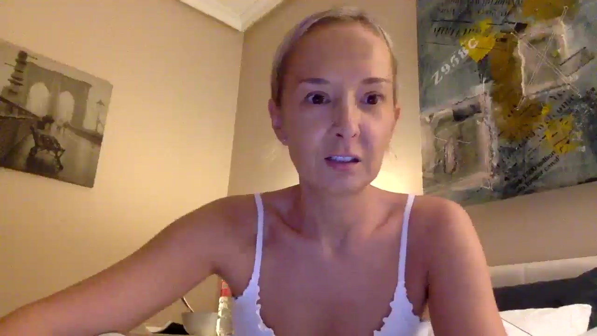 Gallery image thumbnail from Aimee_Angel's myfreecams stream on, 11/01/2025, 18:43 image 13 of 20
