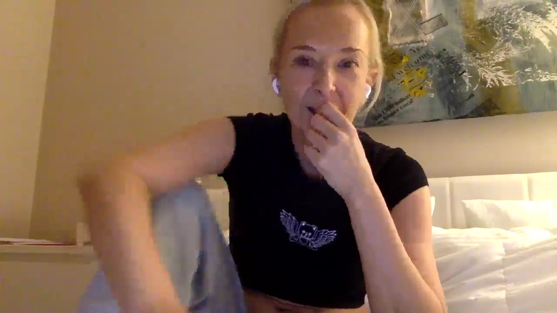 Gallery image thumbnail from Aimee_Angel's myfreecams stream on, 11/23/2025, 19:46 image 8 of 20