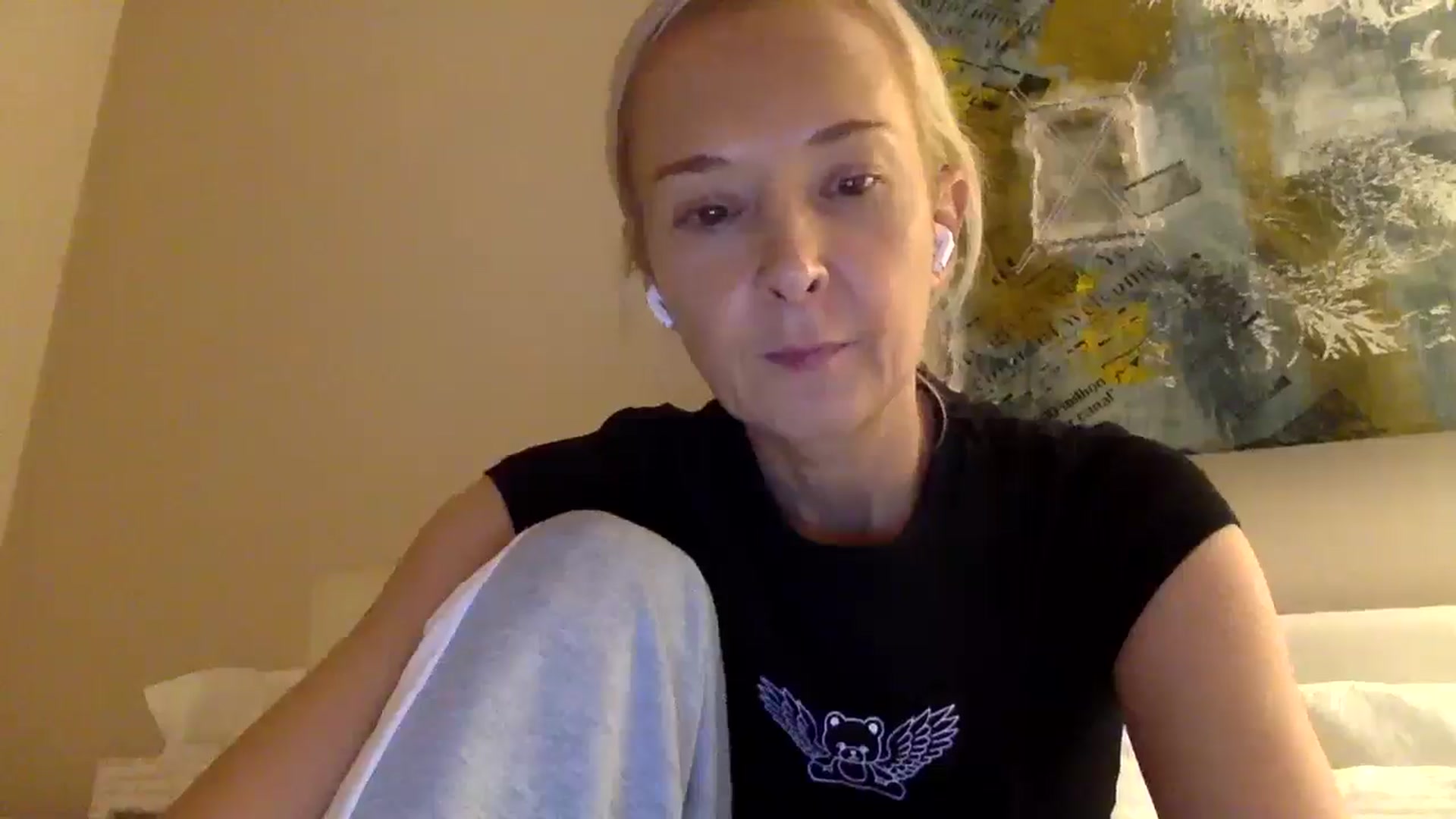 Gallery image thumbnail from Aimee_Angel's myfreecams stream on, 11/23/2025, 19:46 image 10 of 20