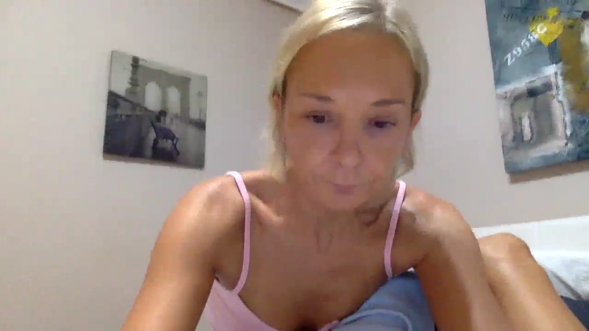 Gallery image thumbnail from Aimeee555's myfreecams stream on, 09/22/2023, 16:50 image 18 of 20