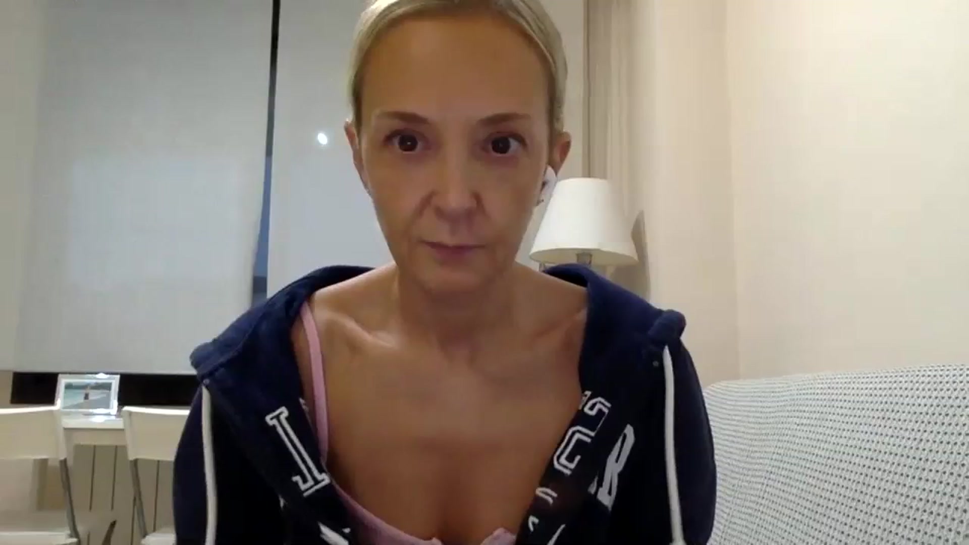 Gallery image thumbnail from Aimeee555's myfreecams stream on, 09/25/2023, 18:41 image 1 of 20
