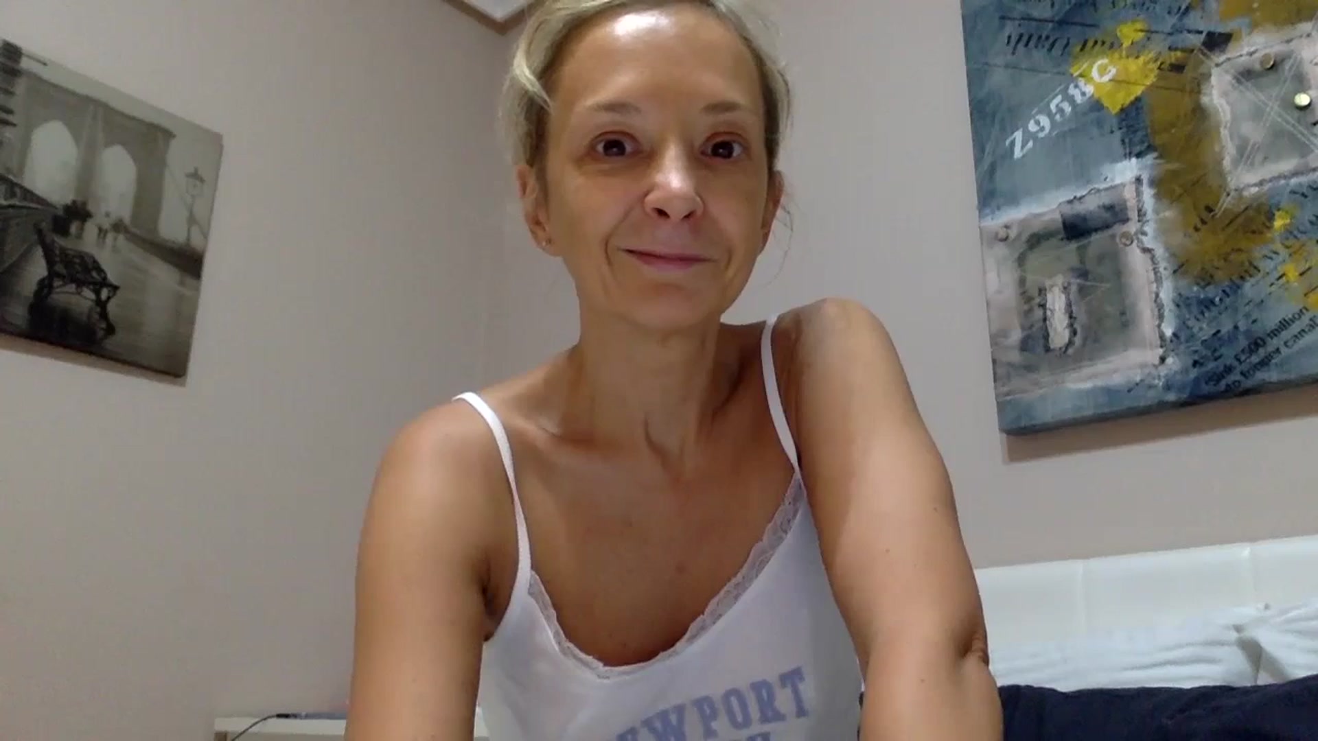 Gallery image thumbnail from Aimeee555's myfreecams stream on, 10/07/2023, 19:19 image 18 of 20