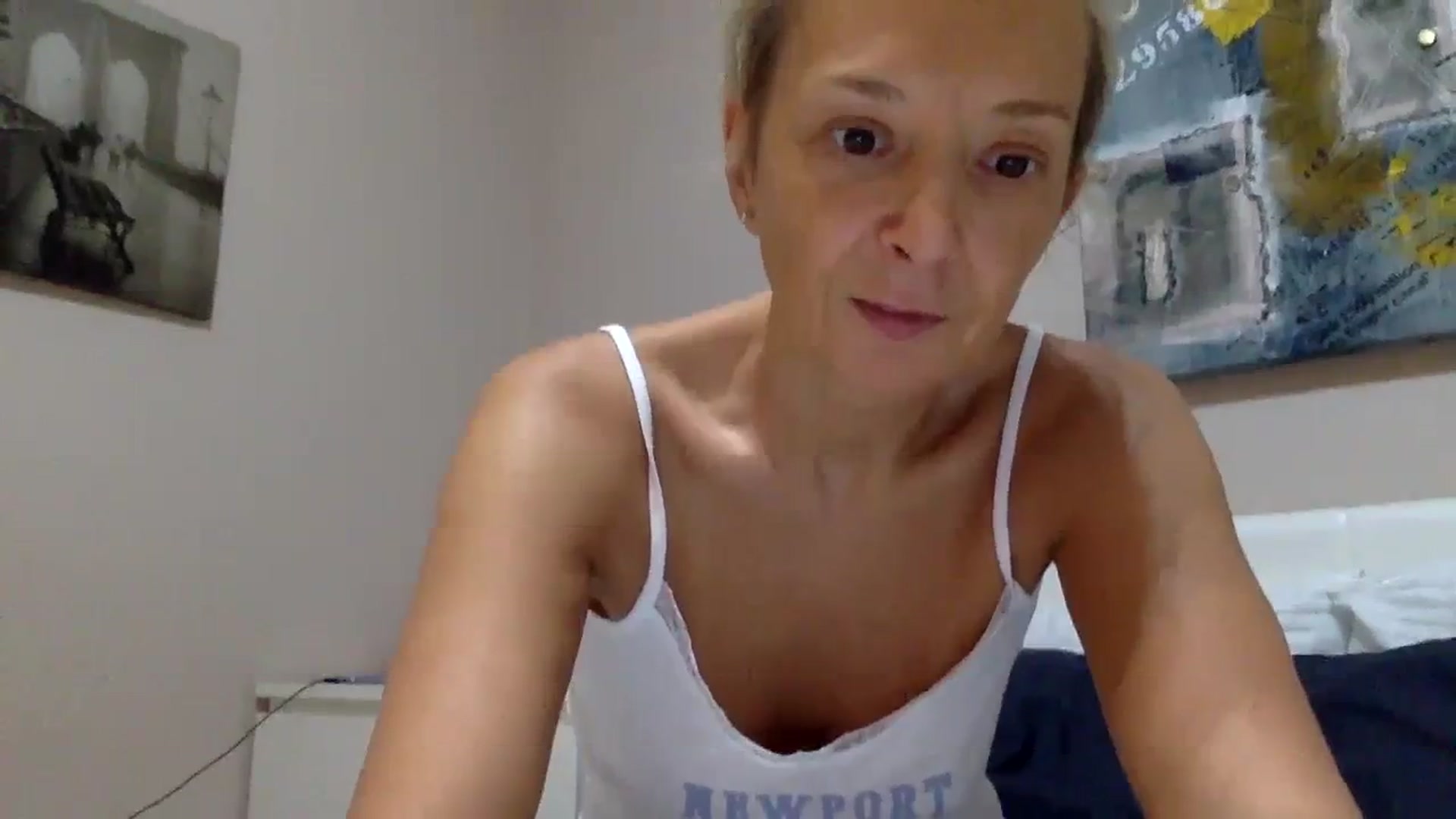 Gallery image thumbnail from Aimeee555's myfreecams stream on, 10/07/2023, 19:19 image 3 of 20