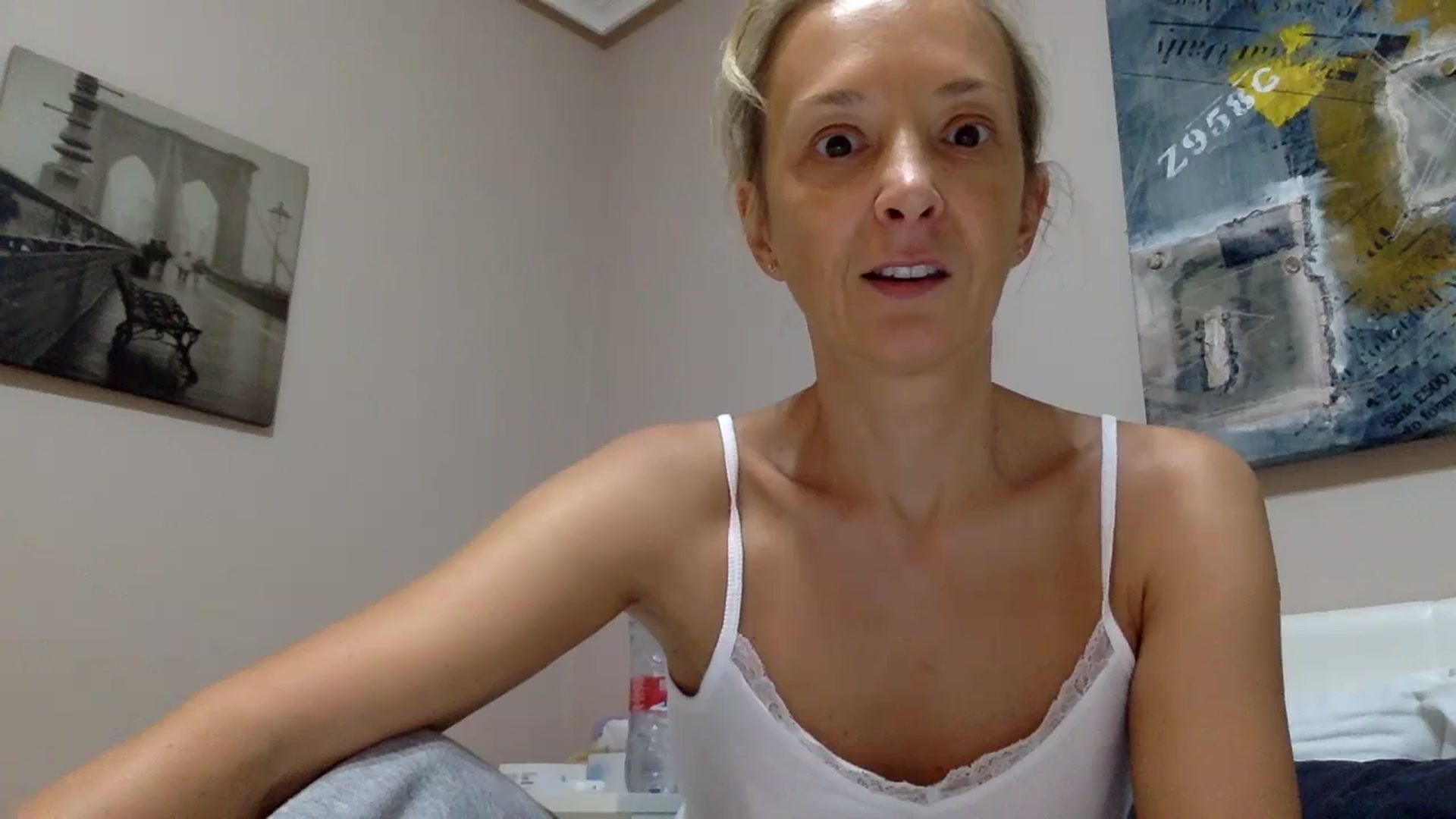 Gallery image thumbnail from Aimeee555's myfreecams stream on, 10/07/2023, 19:19 image 14 of 20