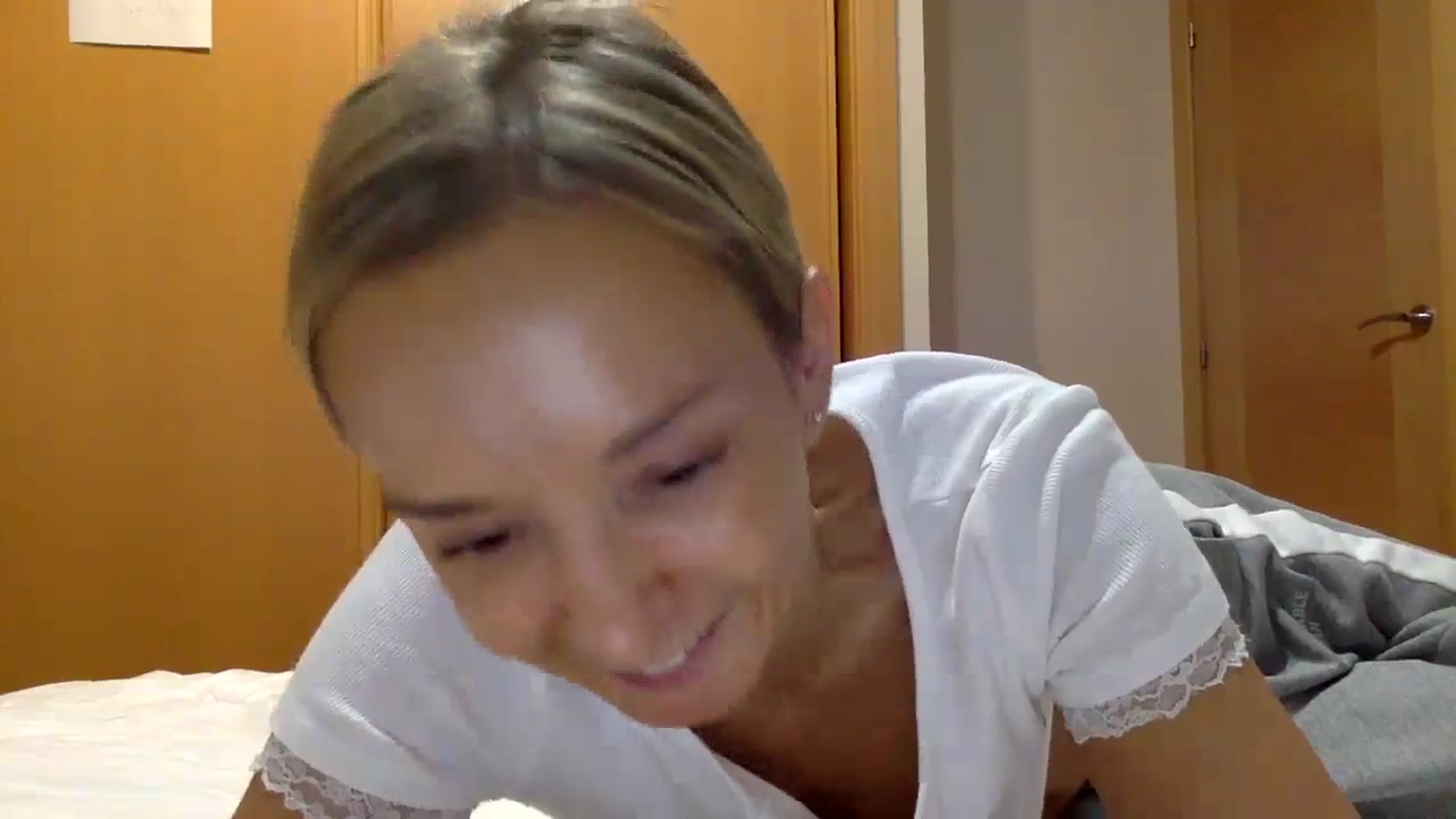 Gallery image thumbnail from Aimeee555's myfreecams stream on, 10/09/2023, 17:43 image 20 of 20