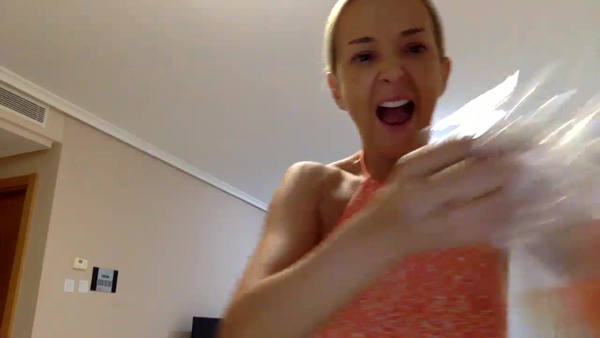 Gallery image thumbnail from Aimeee555's myfreecams stream on, 10/09/2023, 20:43 image 4 of 20
