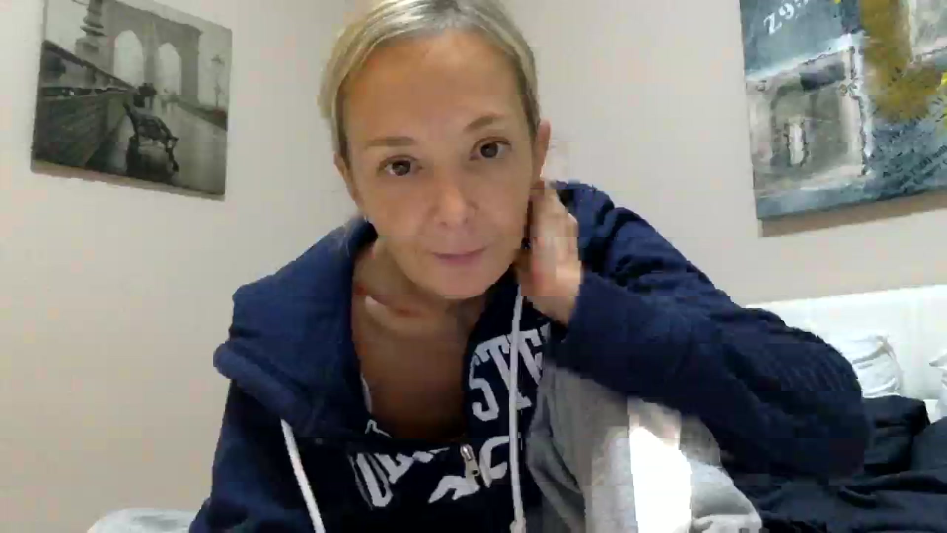 Gallery image thumbnail from Aimeee555's myfreecams stream on, 10/10/2023, 22:59 image 15 of 20