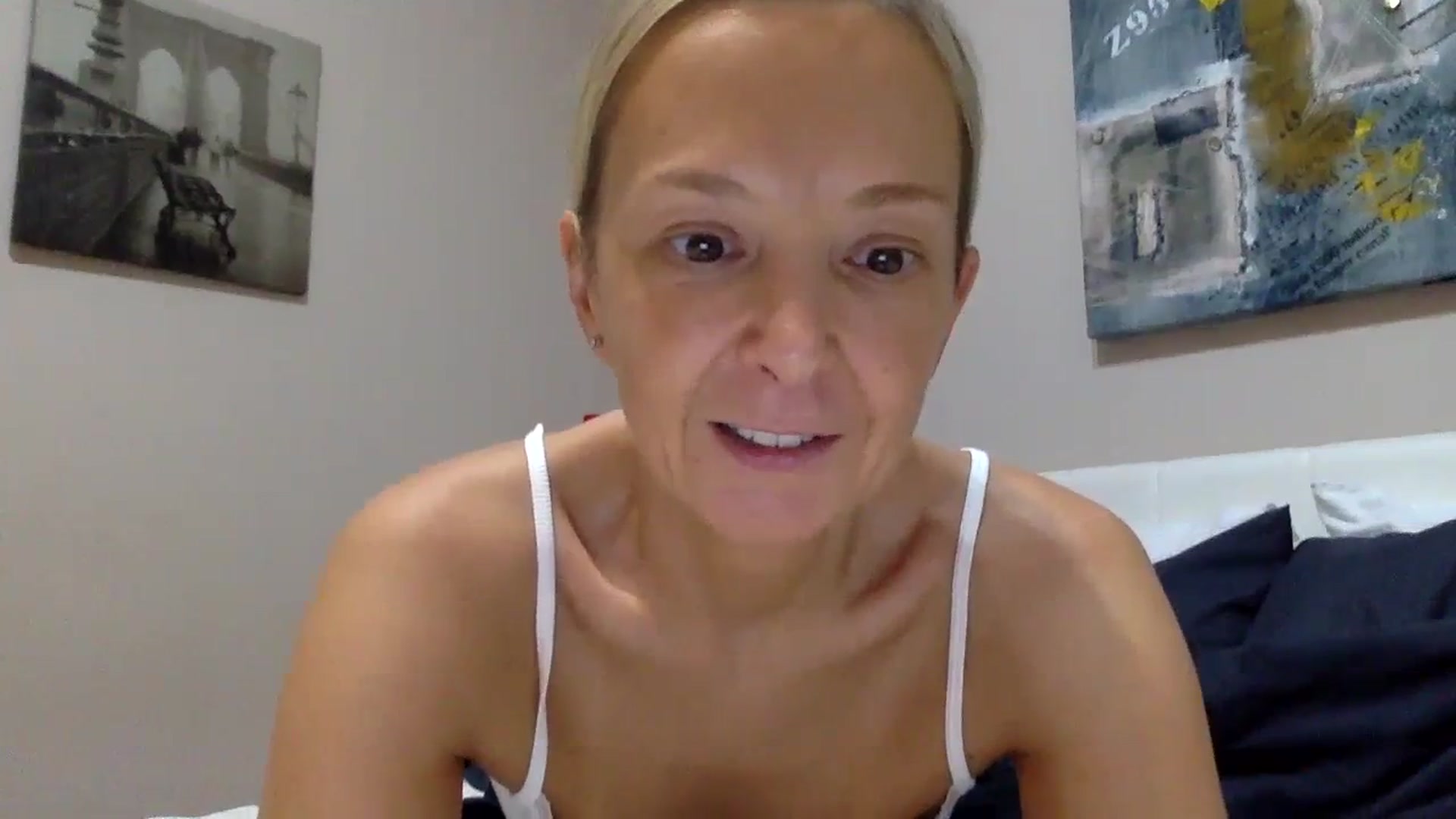 Gallery image thumbnail from Aimeee555's myfreecams stream on, 10/13/2023, 15:32 image 13 of 20