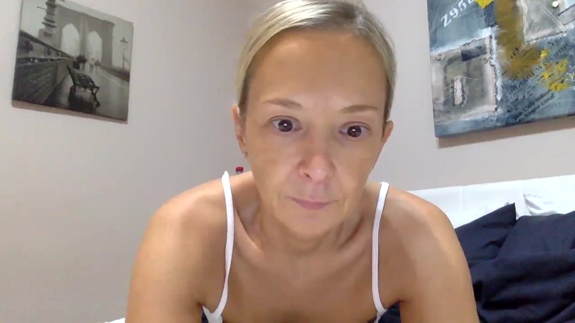 Gallery image thumbnail from Aimeee555's myfreecams stream on, 10/13/2023, 15:32 image 18 of 20