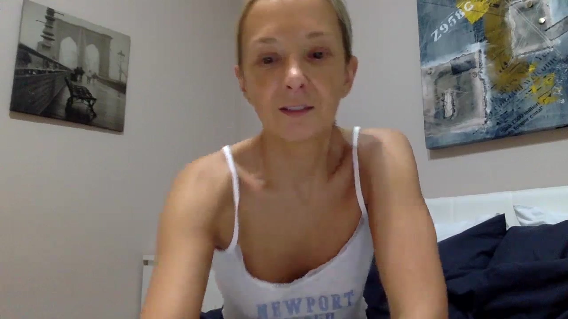 Gallery image thumbnail from Aimeee555's myfreecams stream on, 10/13/2023, 15:32 image 11 of 20