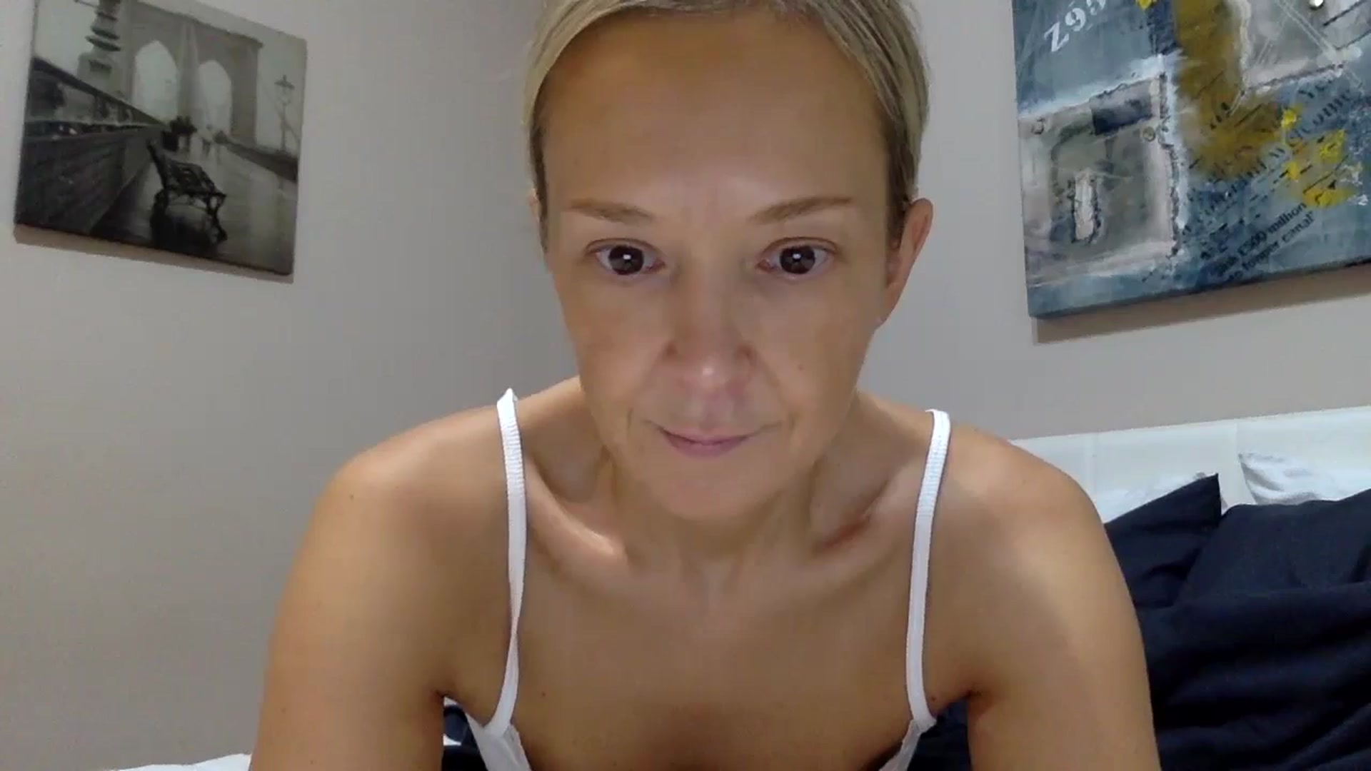 Gallery image thumbnail from Aimeee555's myfreecams stream on, 10/13/2023, 15:32 image 12 of 20