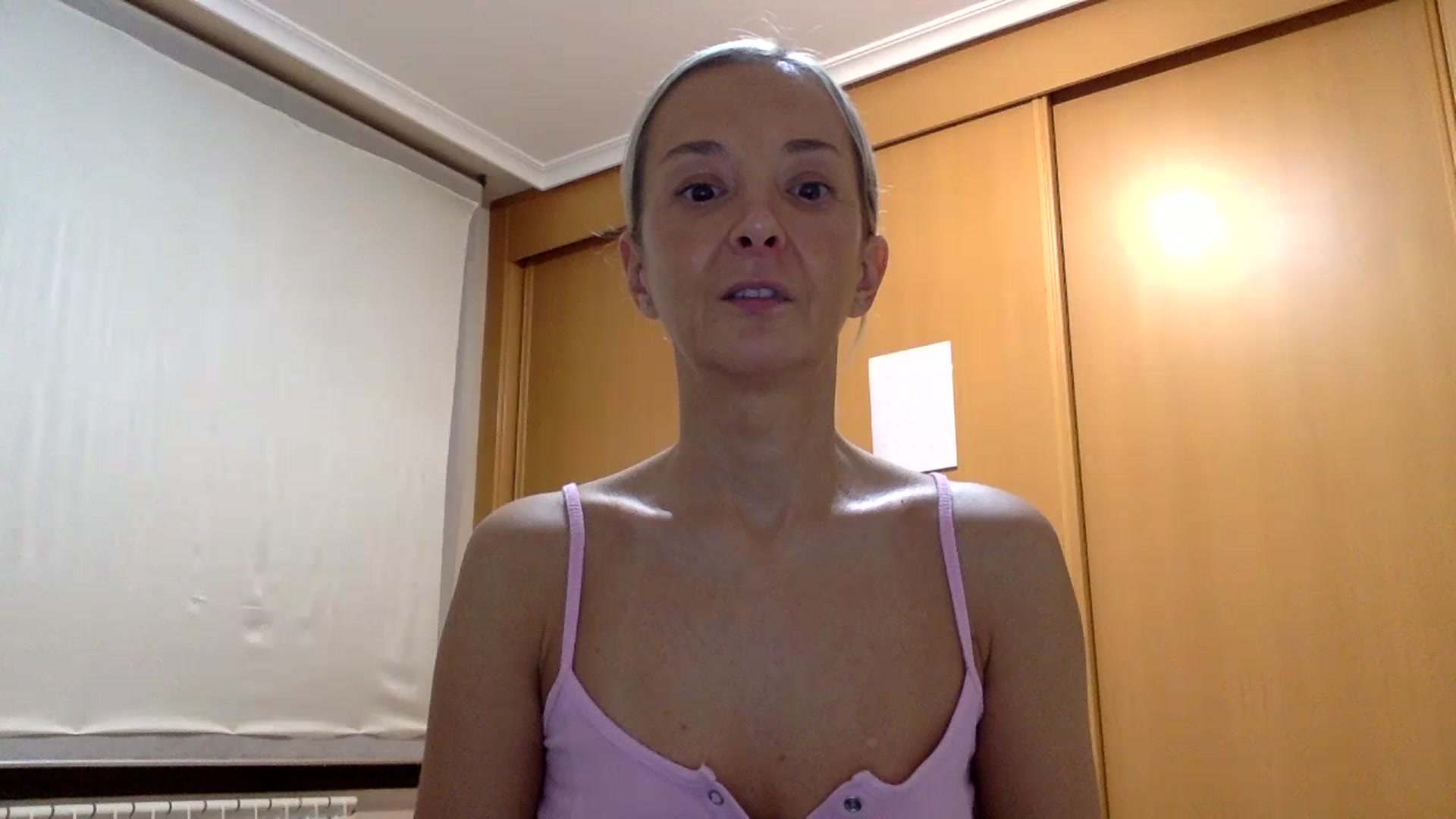 Gallery image thumbnail from Aimeee555's myfreecams stream on, 10/17/2023, 18:19 image 7 of 20