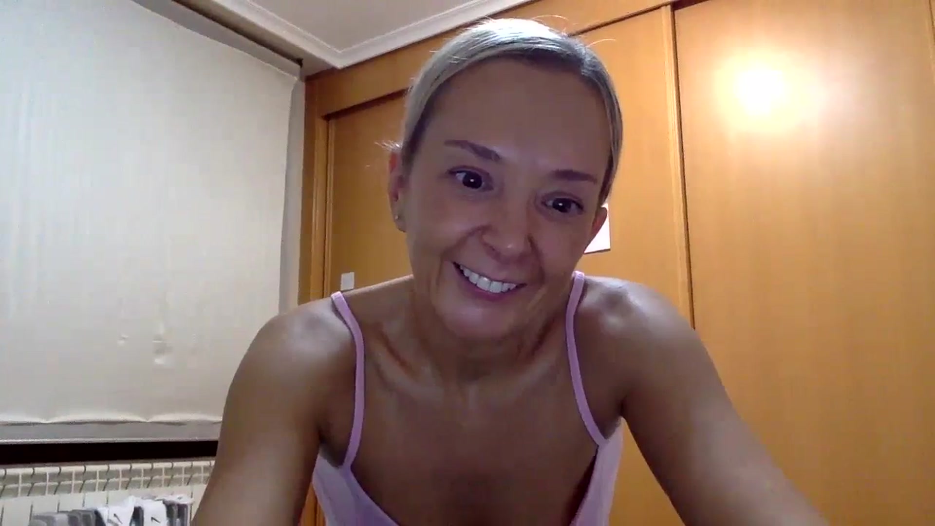 Gallery image thumbnail from Aimeee555's myfreecams stream on, 10/17/2023, 18:19 image 11 of 20