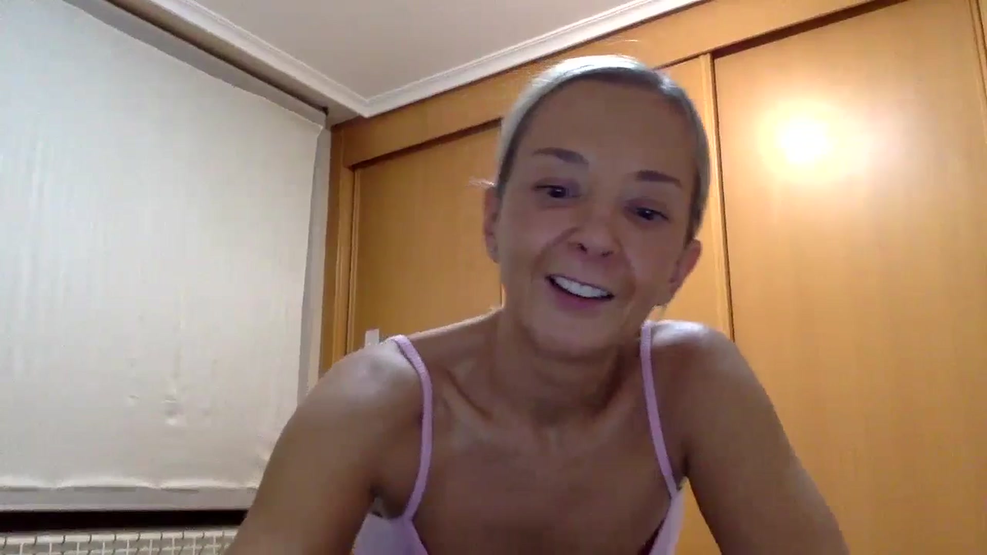 Gallery image thumbnail from Aimeee555's myfreecams stream on, 10/17/2023, 18:19 image 9 of 20