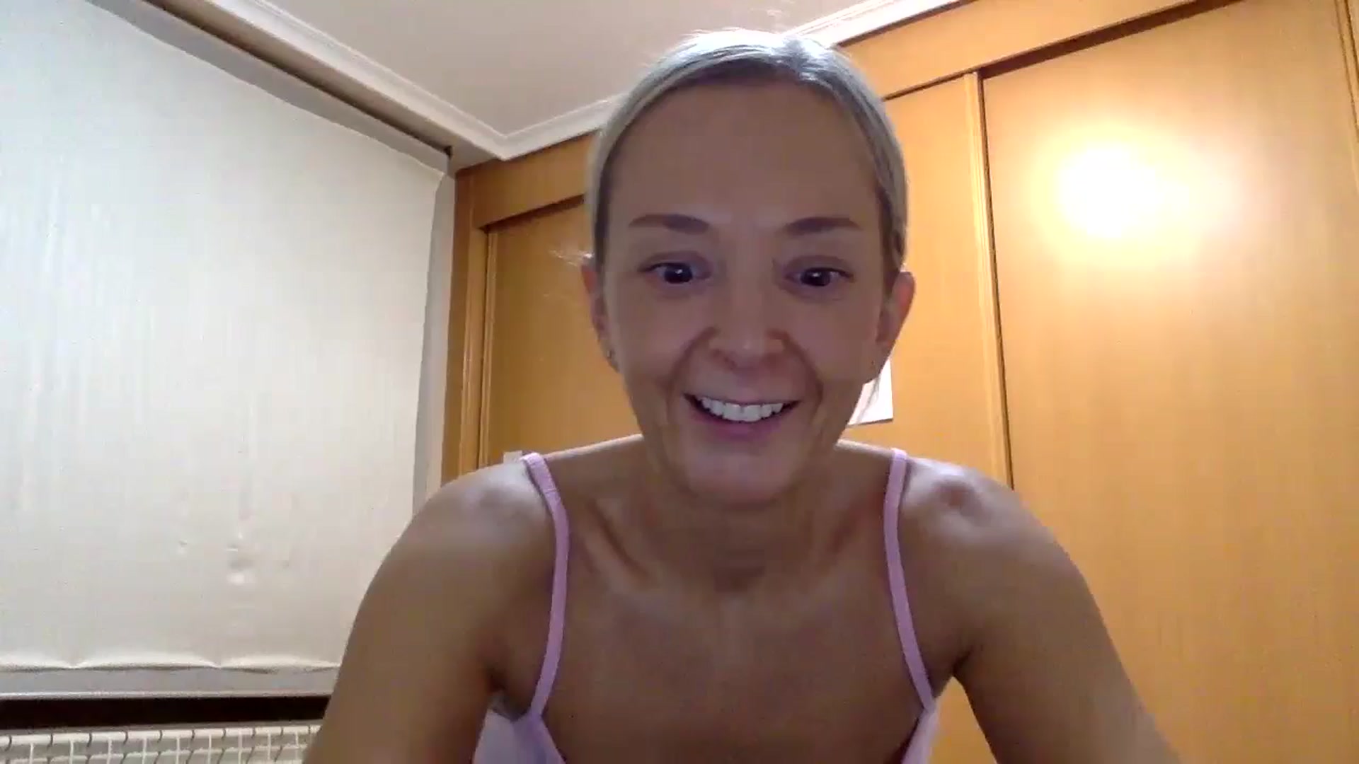 Gallery image thumbnail from Aimeee555's myfreecams stream on, 10/17/2023, 18:19 image 1 of 20