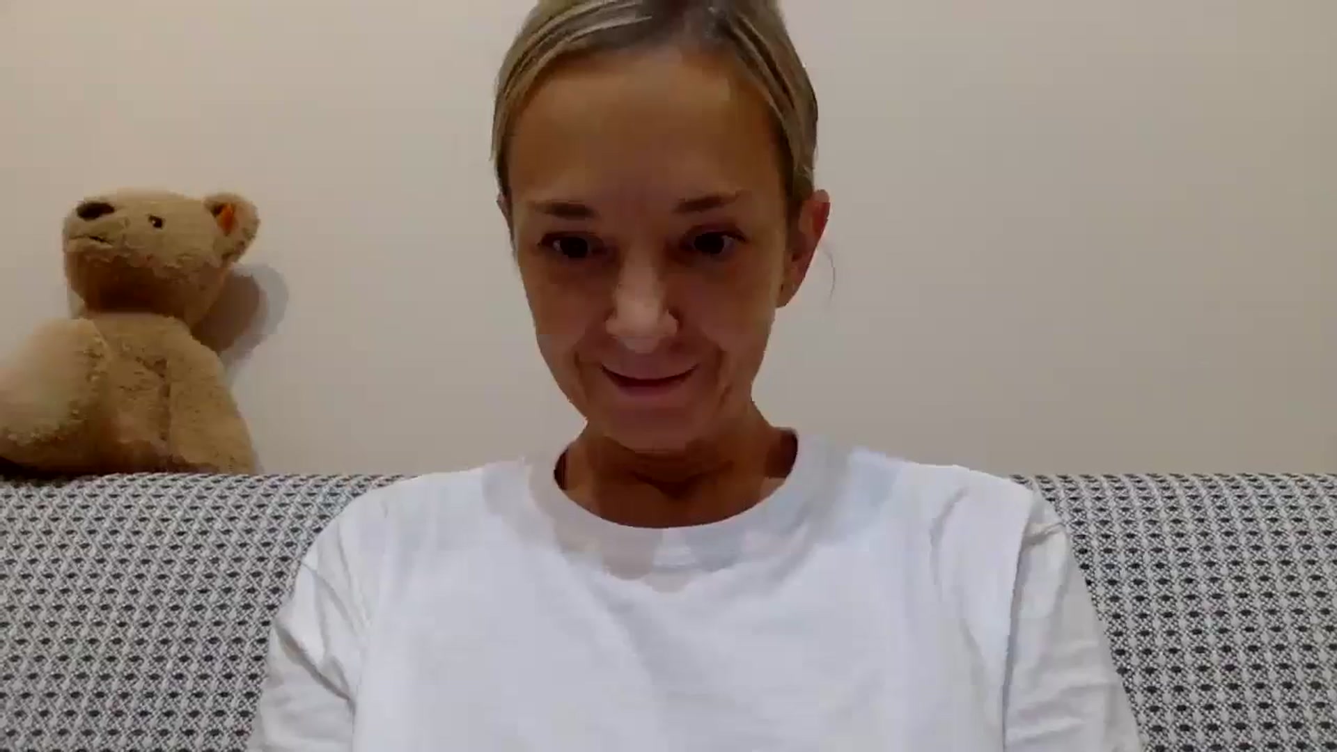 Gallery image thumbnail from Aimeee555's myfreecams stream on, 10/20/2023, 21:53 image 4 of 20