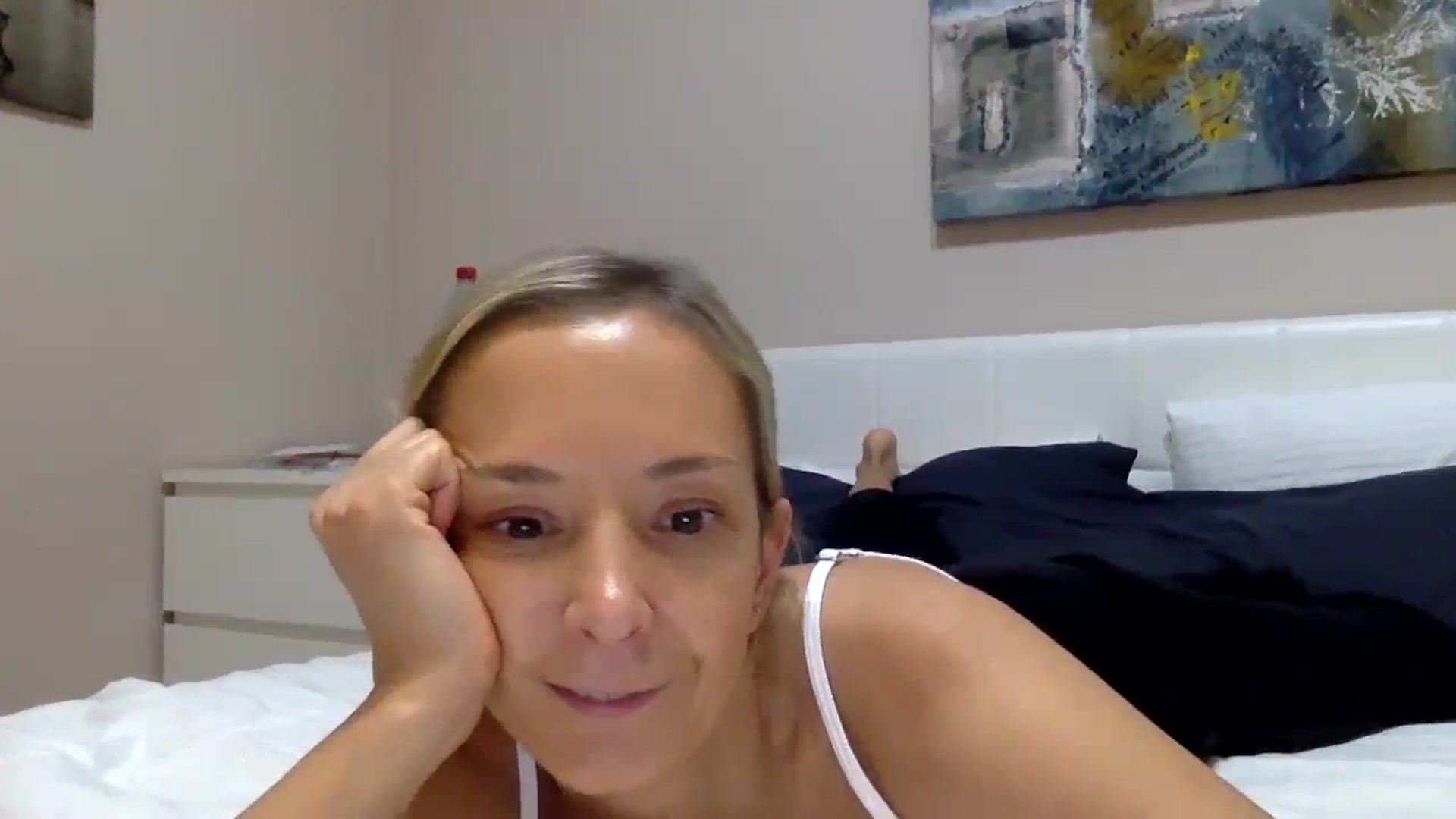 Gallery image thumbnail from Aimeee555's myfreecams stream on, 10/26/2023, 22:38 image 15 of 20