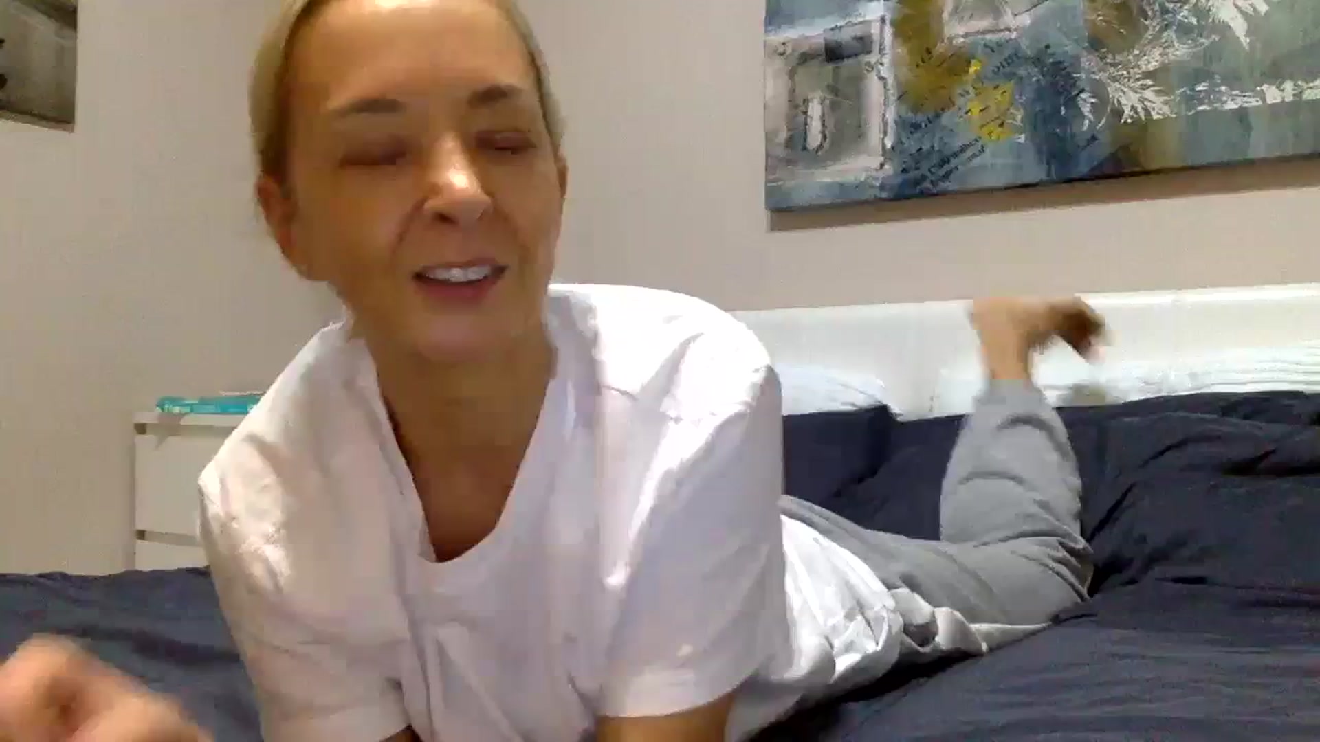 Gallery image thumbnail from Aimeee555's myfreecams stream on, 10/29/2023, 21:44 image 16 of 20