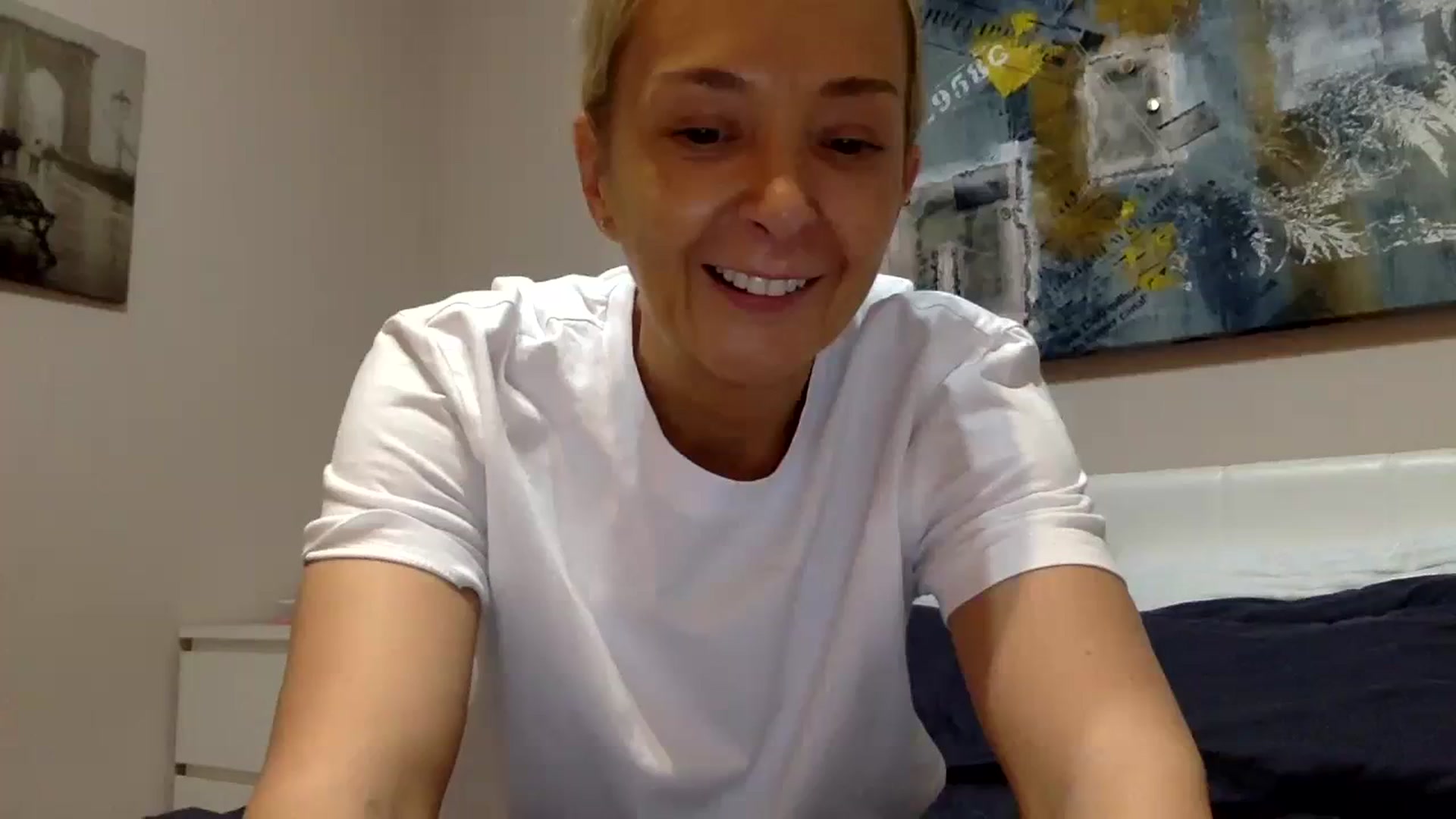 Gallery image thumbnail from Aimeee555's myfreecams stream on, 10/29/2023, 23:22 image 12 of 20