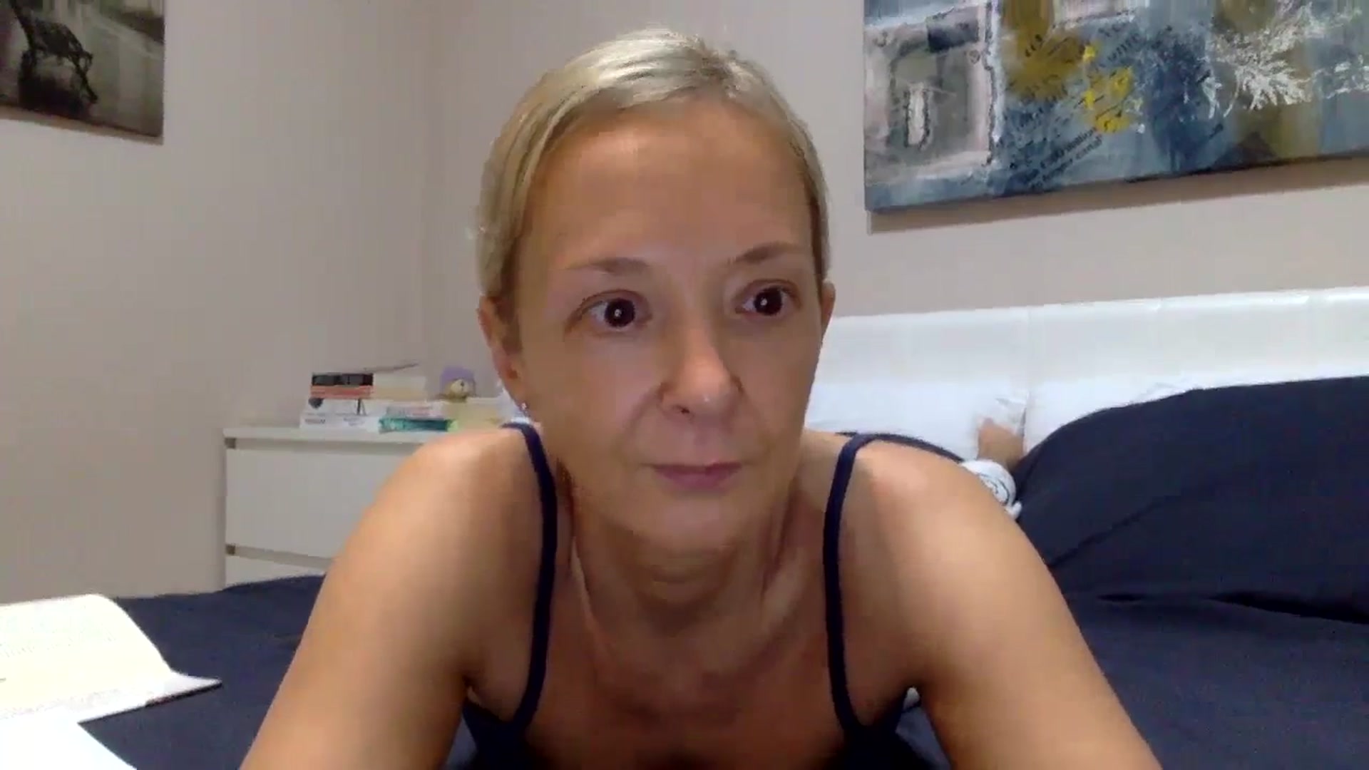 Gallery image thumbnail from Aimeee555's myfreecams stream on, 10/31/2023, 22:28 image 7 of 20