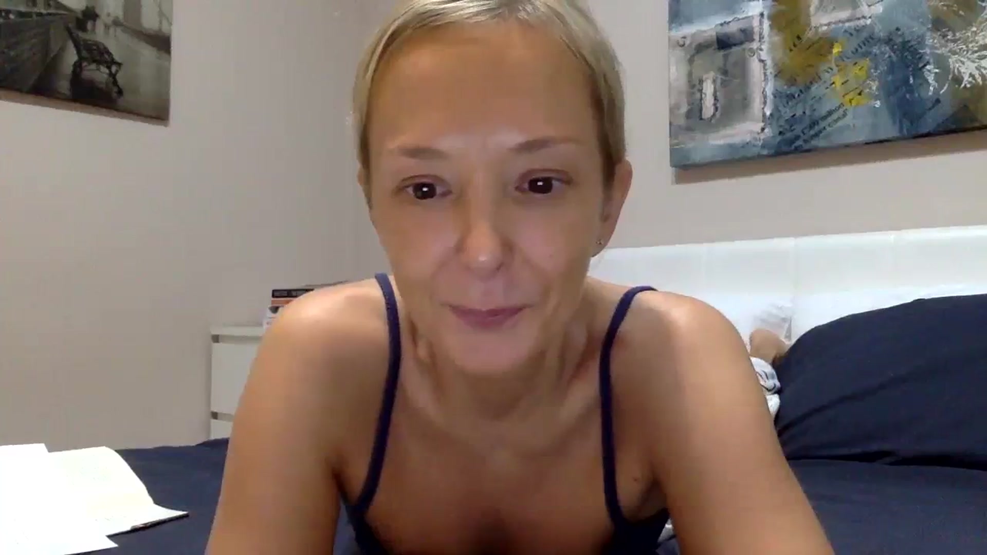 Gallery image thumbnail from Aimeee555's myfreecams stream on, 10/31/2023, 22:28 image 12 of 20