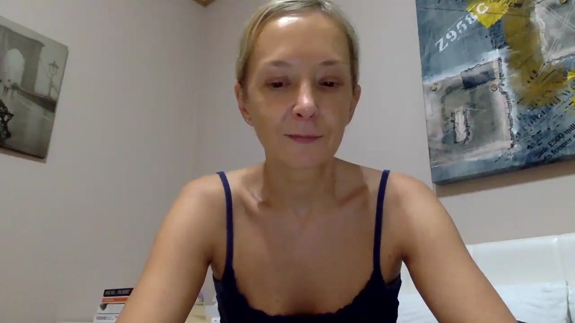 Gallery image thumbnail from Aimeee555's myfreecams stream on, 10/31/2023, 22:28 image 18 of 20