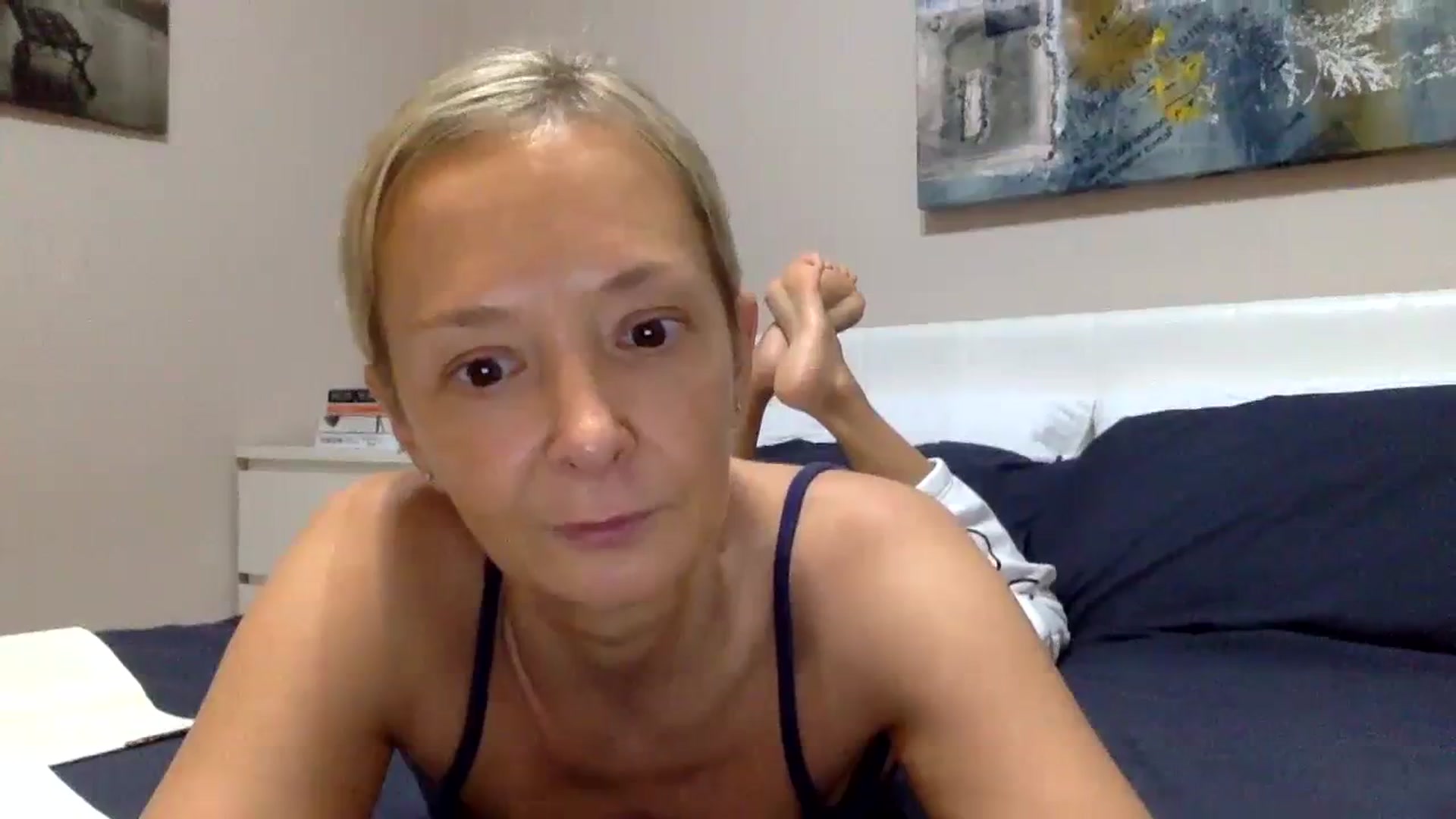 Gallery image thumbnail from Aimeee555's myfreecams stream on, 10/31/2023, 22:28 image 9 of 20