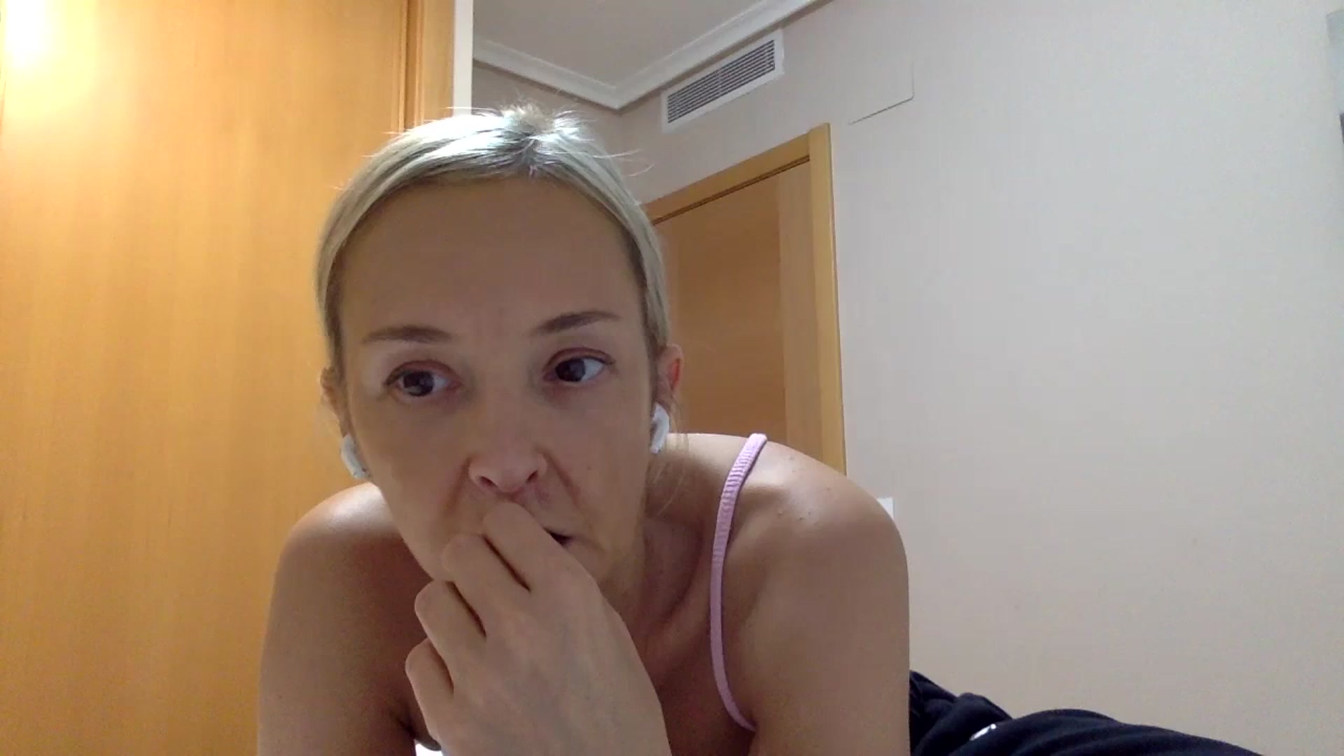 Gallery image thumbnail from Aimeee555's myfreecams stream on, 11/02/2023, 20:24 image 14 of 20