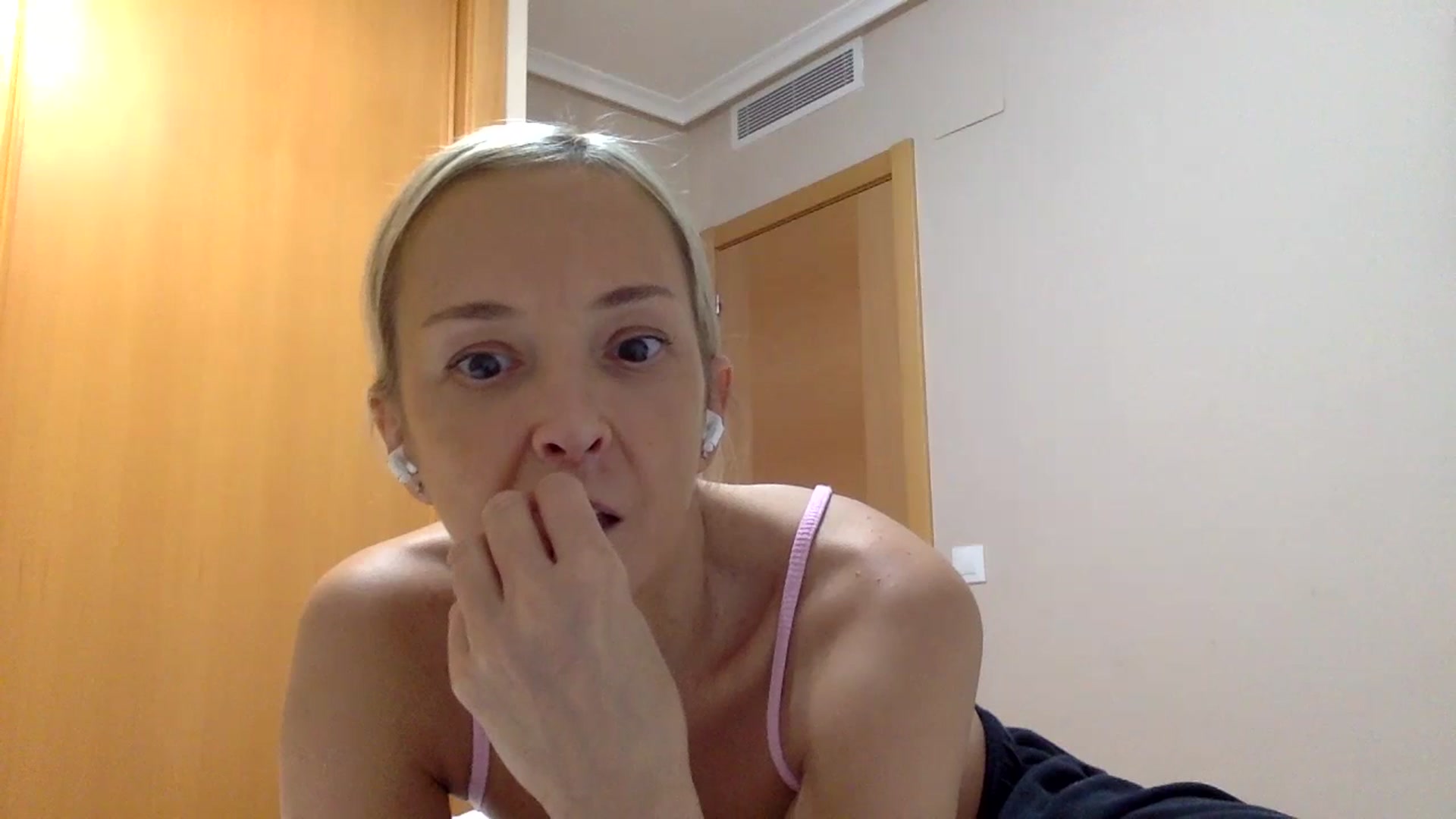 Gallery image thumbnail from Aimeee555's myfreecams stream on, 11/02/2023, 20:24 image 17 of 20
