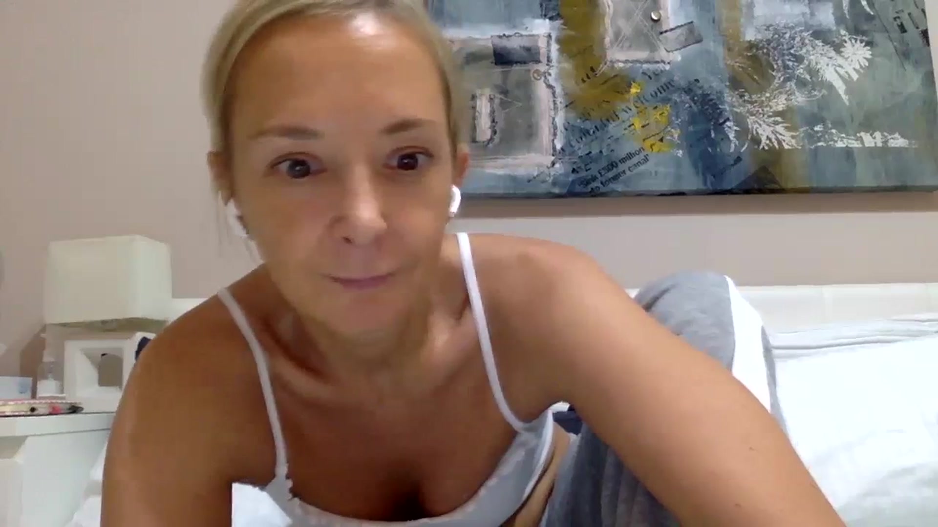Gallery image thumbnail from Aimeee555's myfreecams stream on, 11/06/2023, 22:29 image 3 of 20