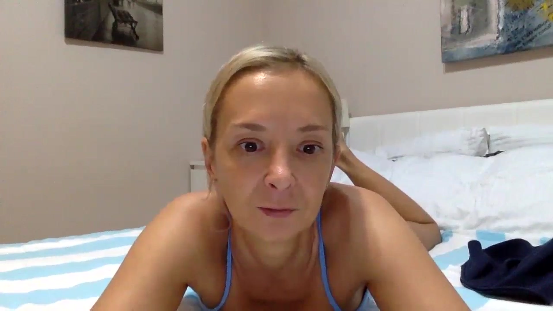 Gallery image thumbnail from Aimeee555's myfreecams stream on, 11/08/2023, 22:43 image 4 of 20