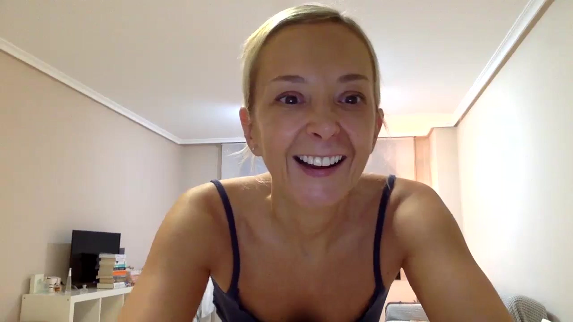 Gallery image thumbnail from Aimeee555's myfreecams stream on, 11/10/2023, 22:38 image 14 of 20