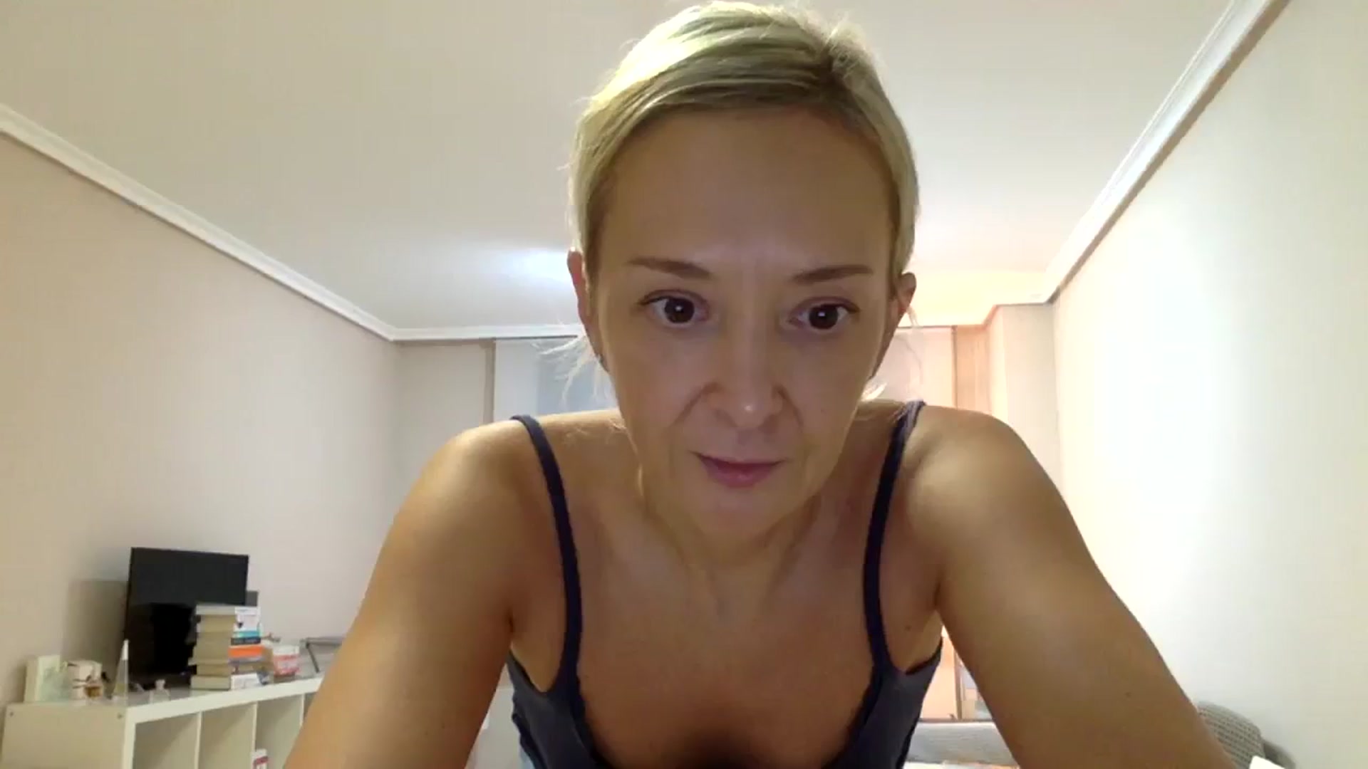 Gallery image thumbnail from Aimeee555's myfreecams stream on, 11/10/2023, 22:38 image 19 of 20