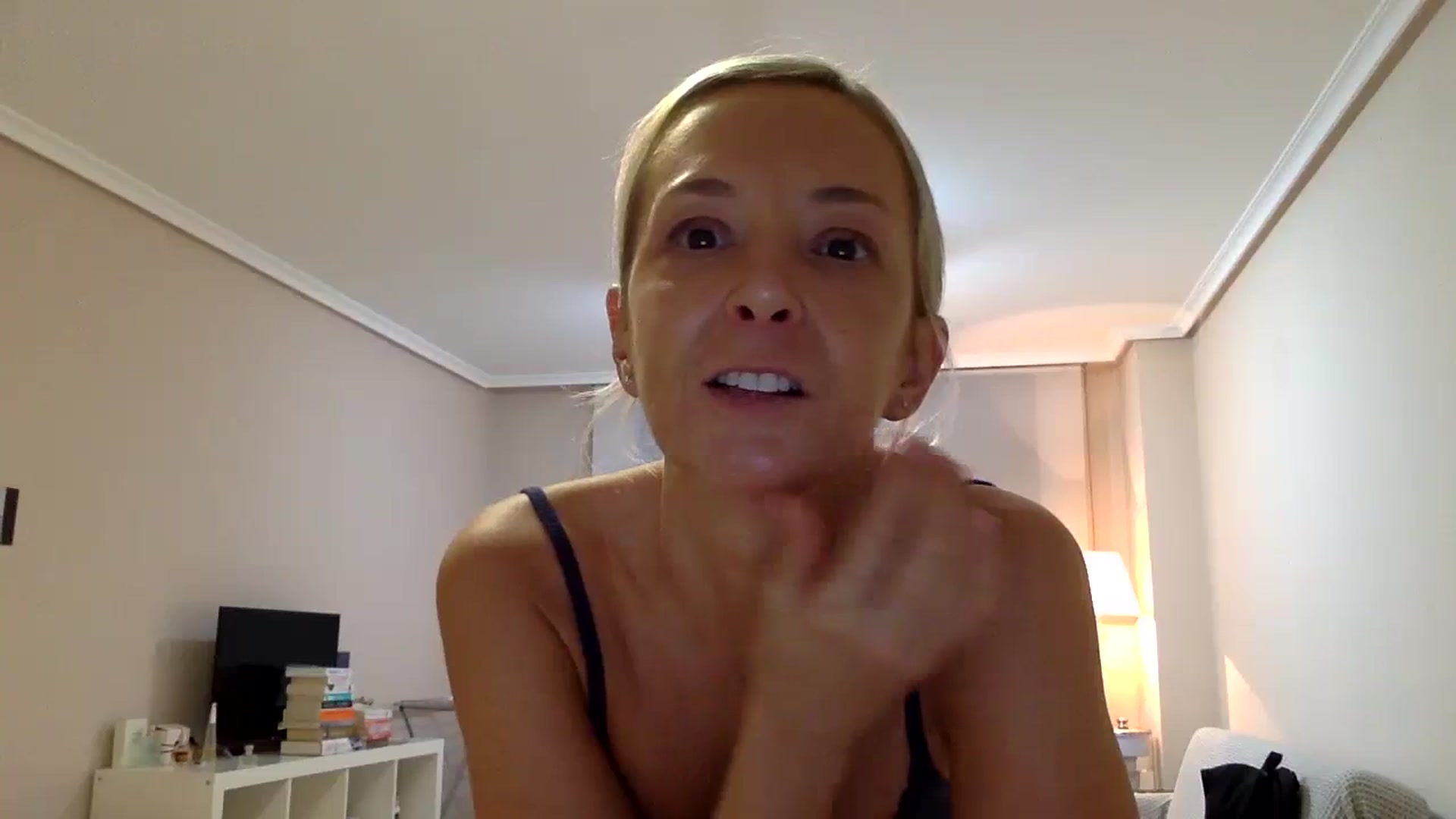 Gallery image thumbnail from Aimeee555's myfreecams stream on, 11/10/2023, 22:38 image 13 of 20