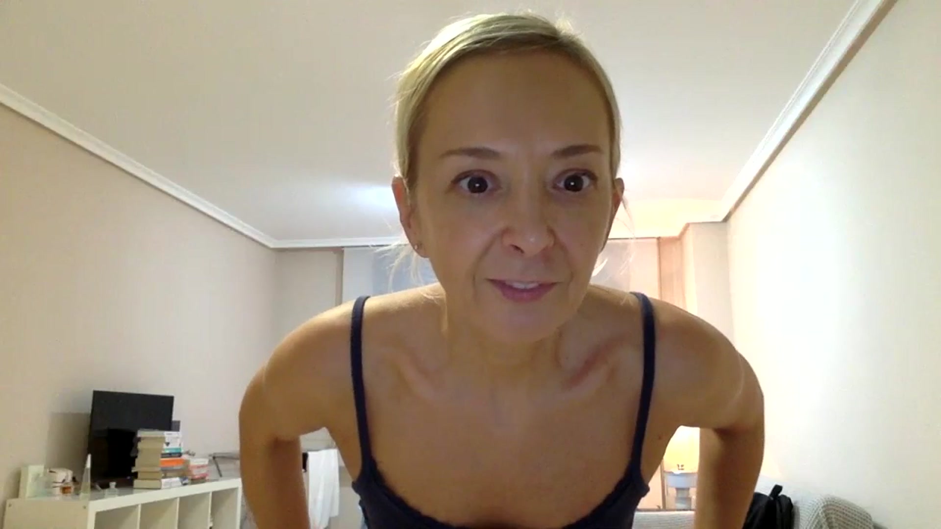 Gallery image thumbnail from Aimeee555's myfreecams stream on, 11/10/2023, 22:38 image 17 of 20