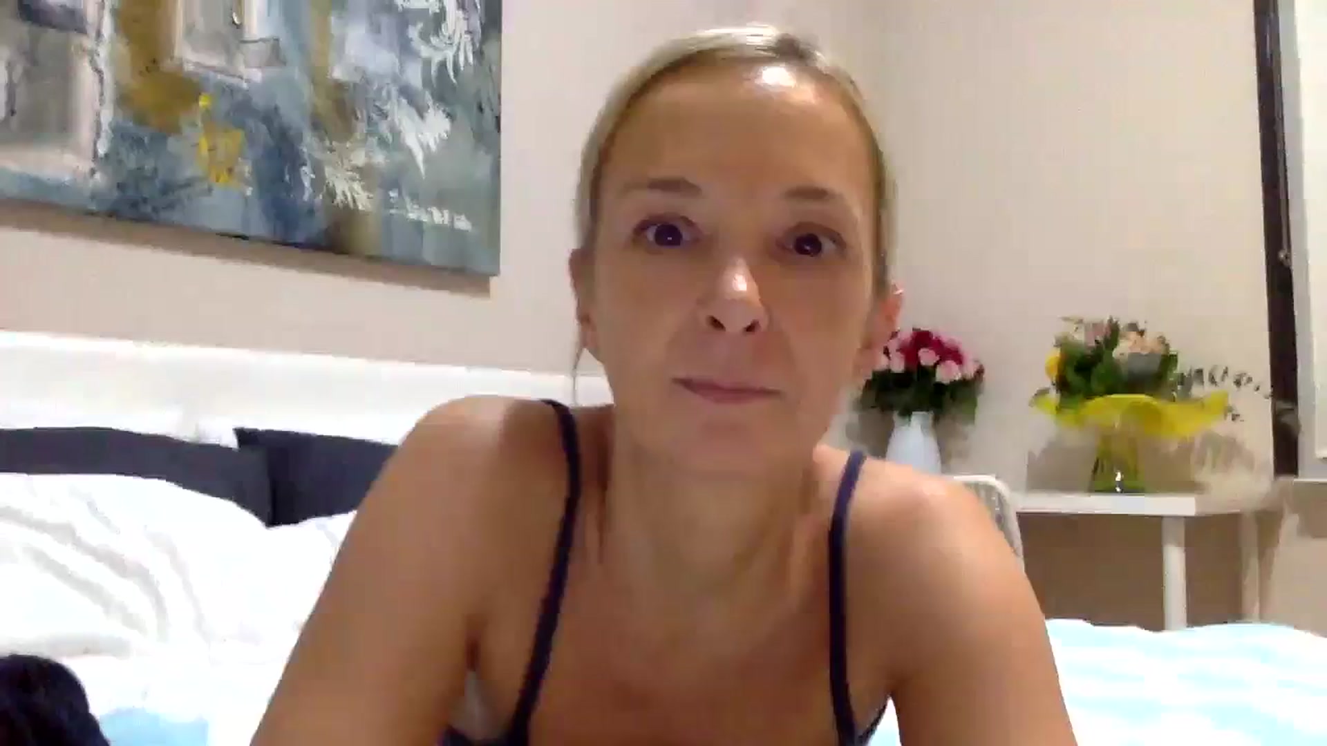 Gallery image thumbnail from Aimeee555's myfreecams stream on, 11/12/2023, 24:01 image 1 of 20