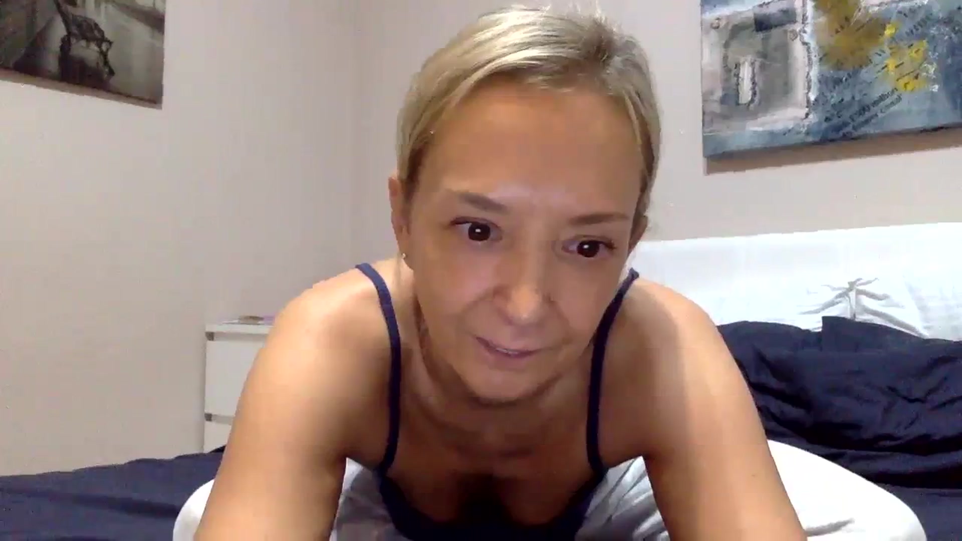 Gallery image thumbnail from Aimeee555's myfreecams stream on, 11/20/2023, 20:33 image 10 of 20