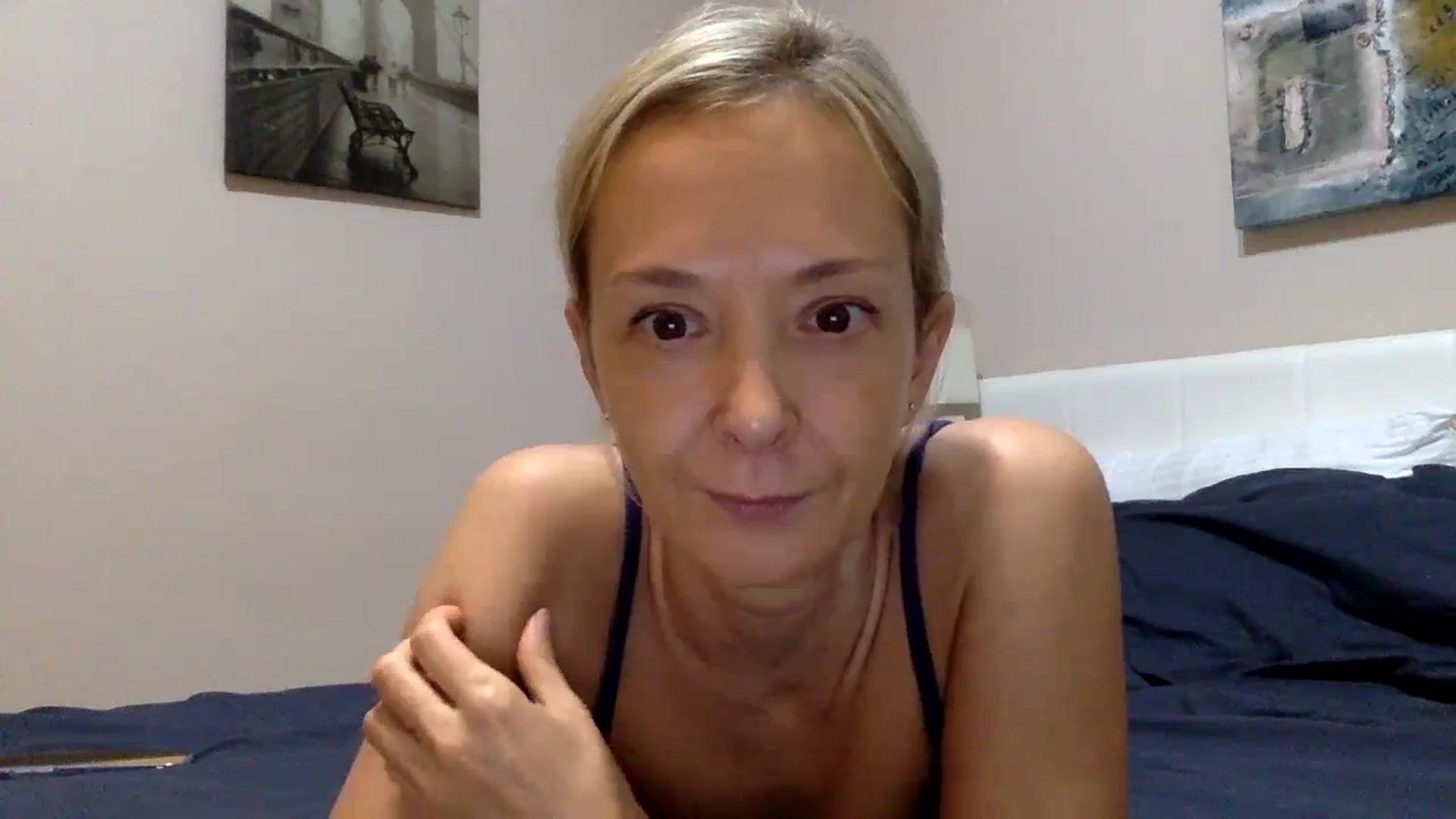 Gallery image thumbnail from Aimeee555's myfreecams stream on, 11/20/2023, 20:33 image 12 of 20