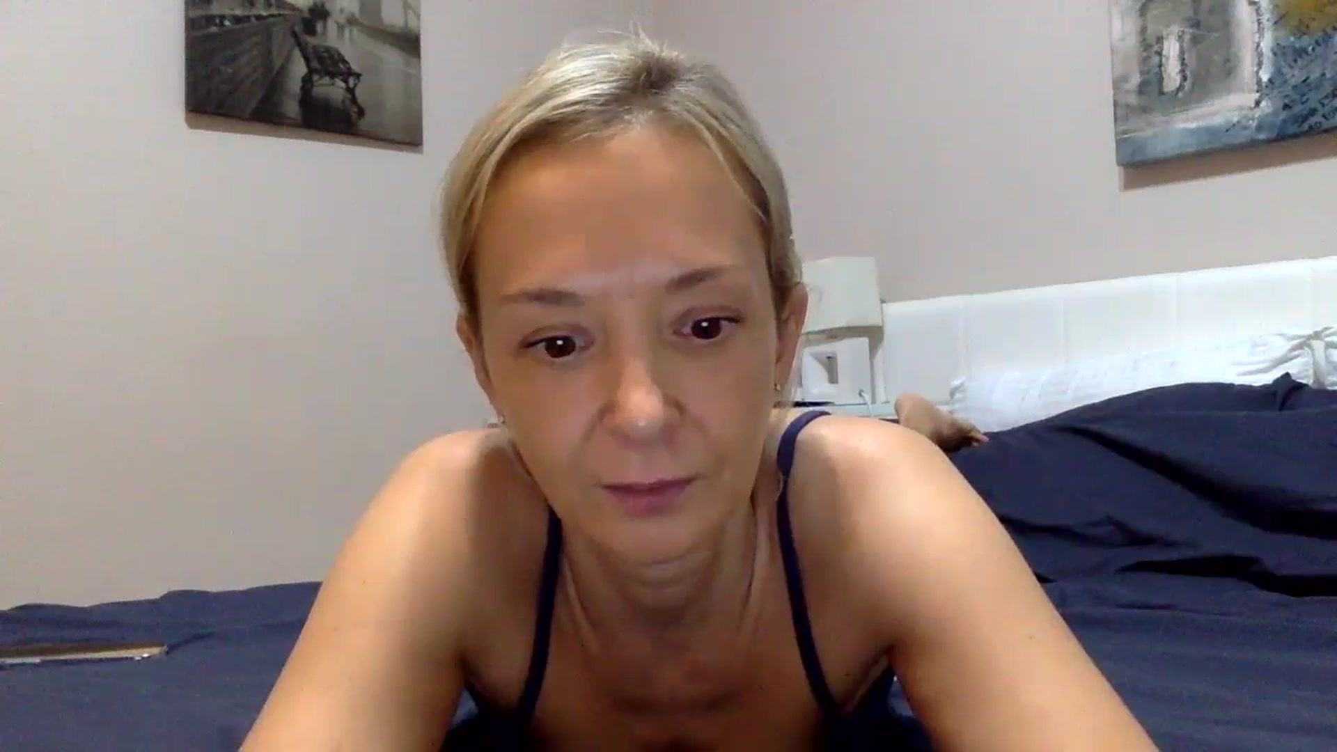 Gallery image thumbnail from Aimeee555's myfreecams stream on, 11/20/2023, 20:33 image 15 of 20