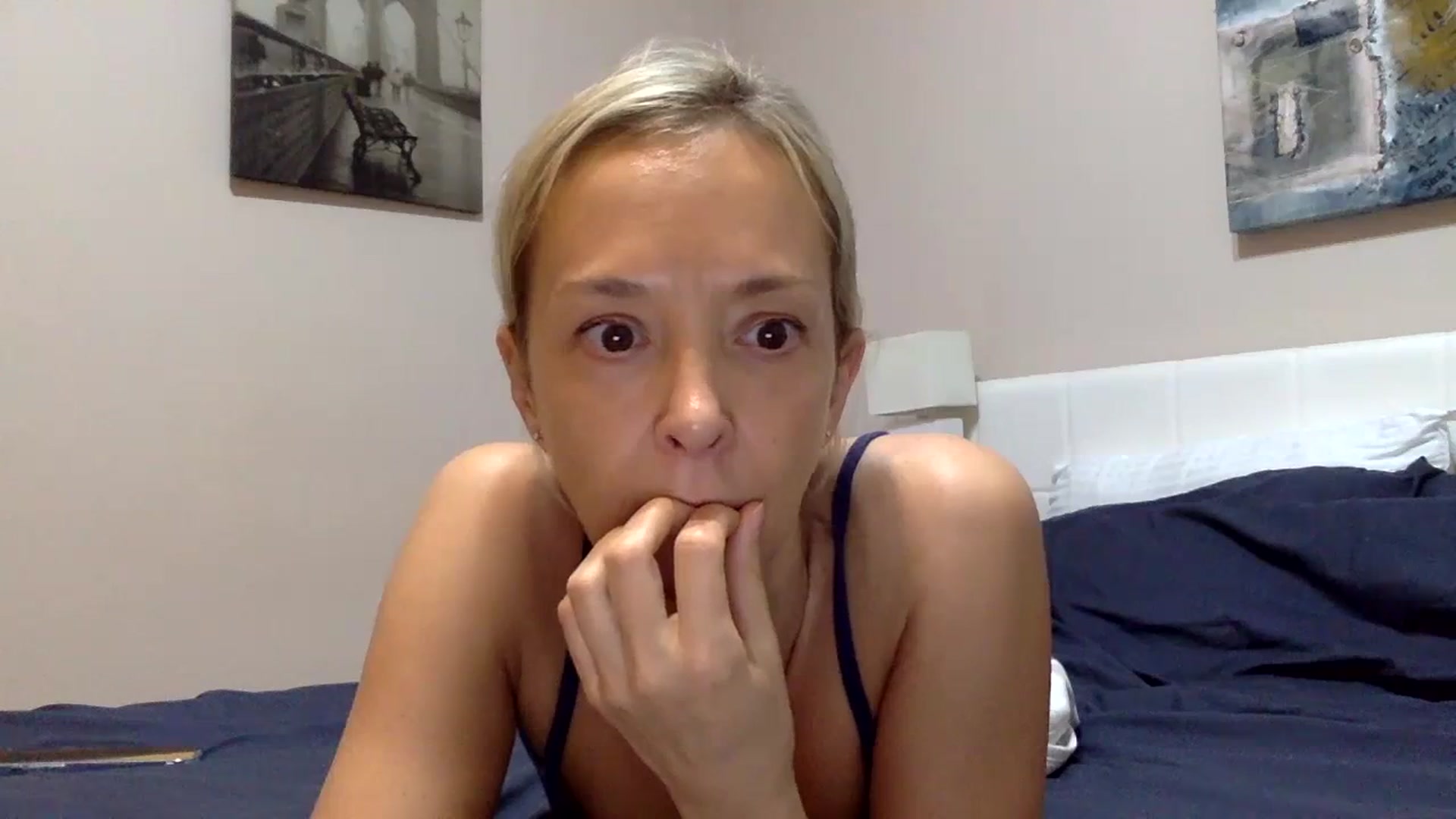 Gallery image thumbnail from Aimeee555's myfreecams stream on, 11/20/2023, 20:33 image 17 of 20