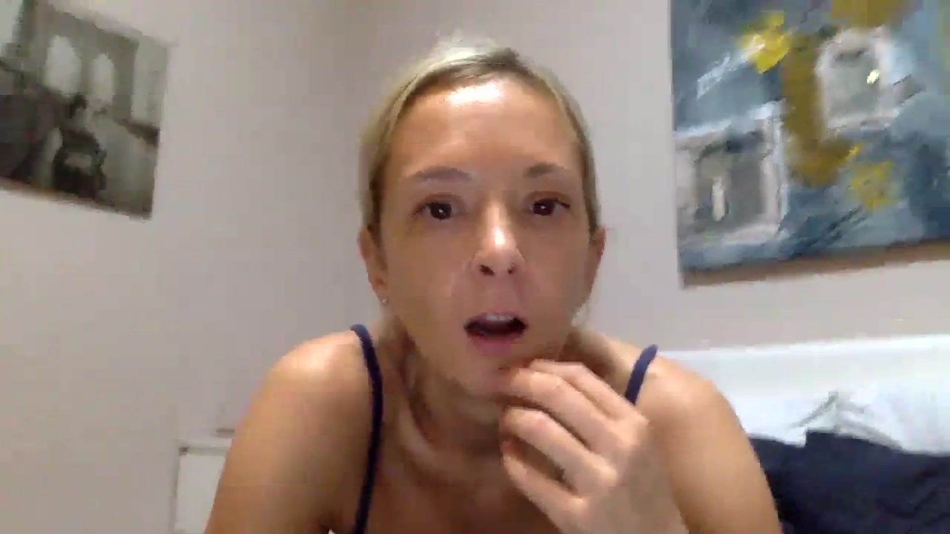 Gallery image thumbnail from Aimeee555's myfreecams stream on, 11/20/2023, 20:33 image 9 of 20