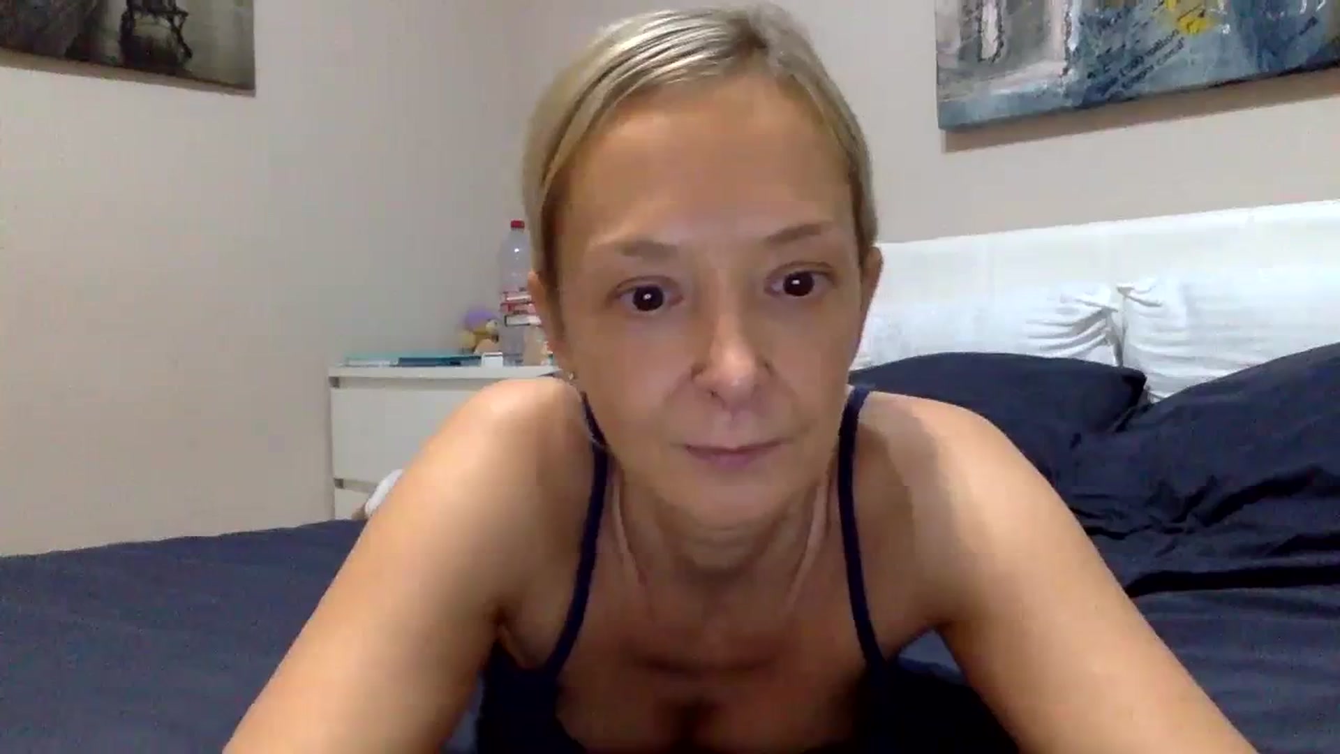 Gallery image thumbnail from Aimeee555's myfreecams stream on, 11/21/2023, 18:33 image 3 of 20