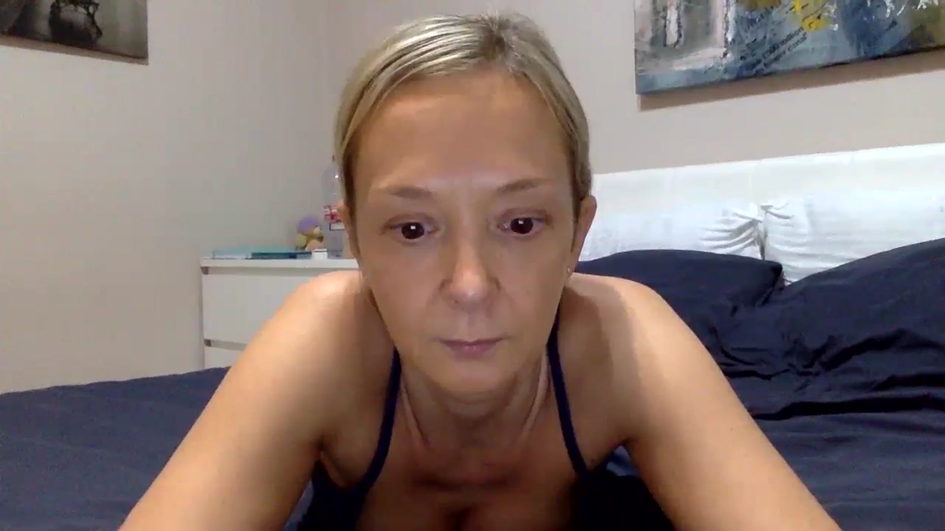 Gallery image thumbnail from Aimeee555's myfreecams stream on, 11/21/2023, 18:33 image 7 of 20