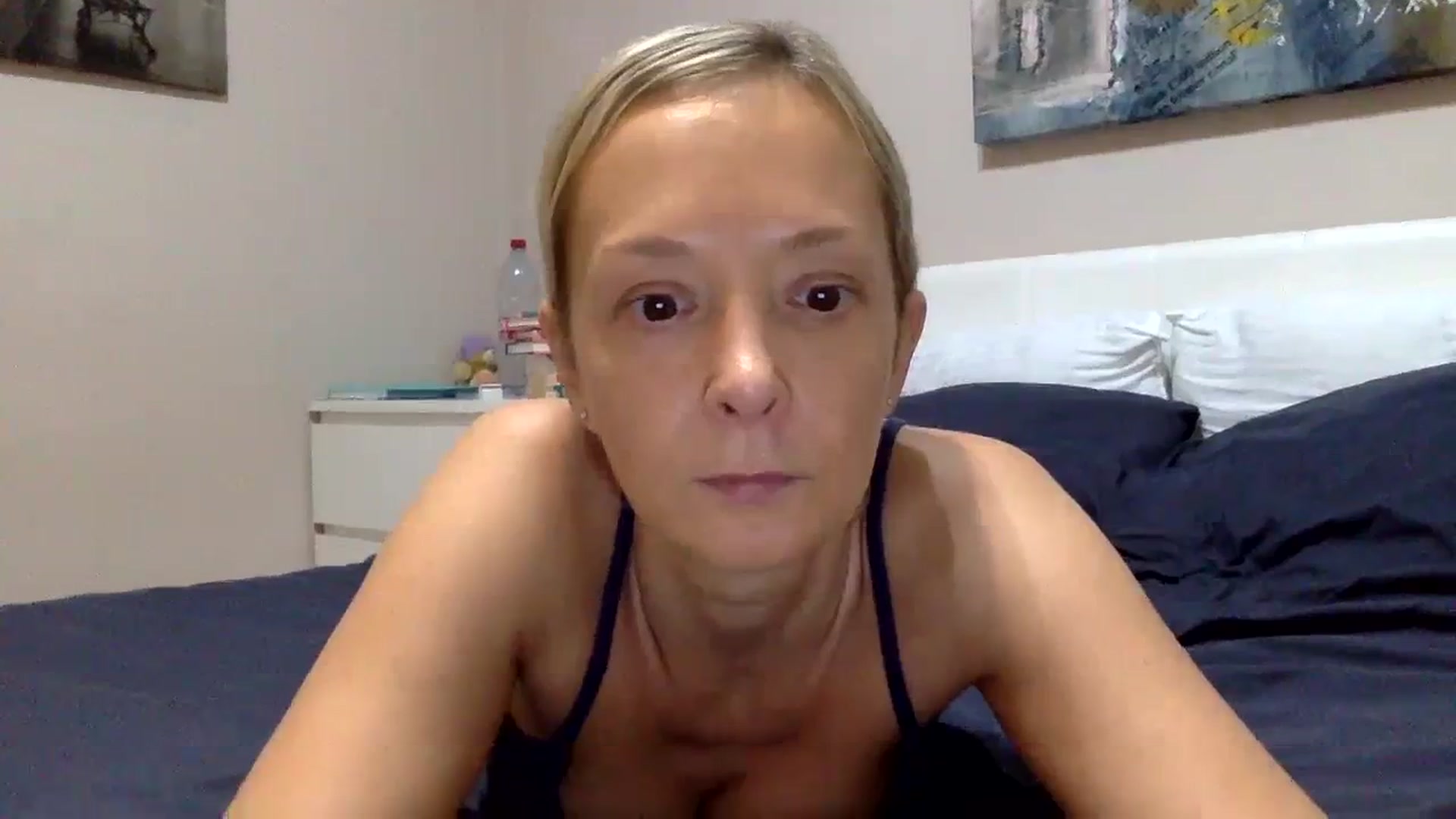 Gallery image thumbnail from Aimeee555's myfreecams stream on, 11/21/2023, 18:33 image 4 of 20