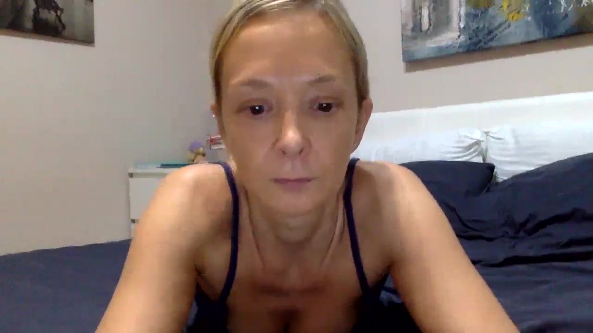 Gallery image thumbnail from Aimeee555's myfreecams stream on, 11/21/2023, 18:33 image 9 of 20