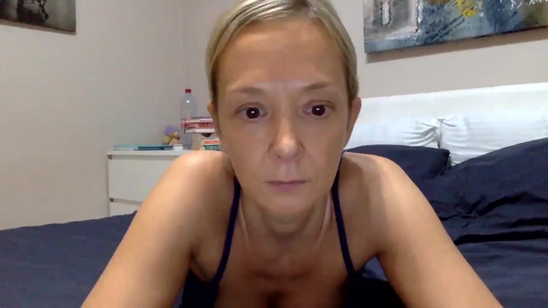 Gallery image thumbnail from Aimeee555's myfreecams stream on, 11/21/2023, 18:33 image 8 of 20