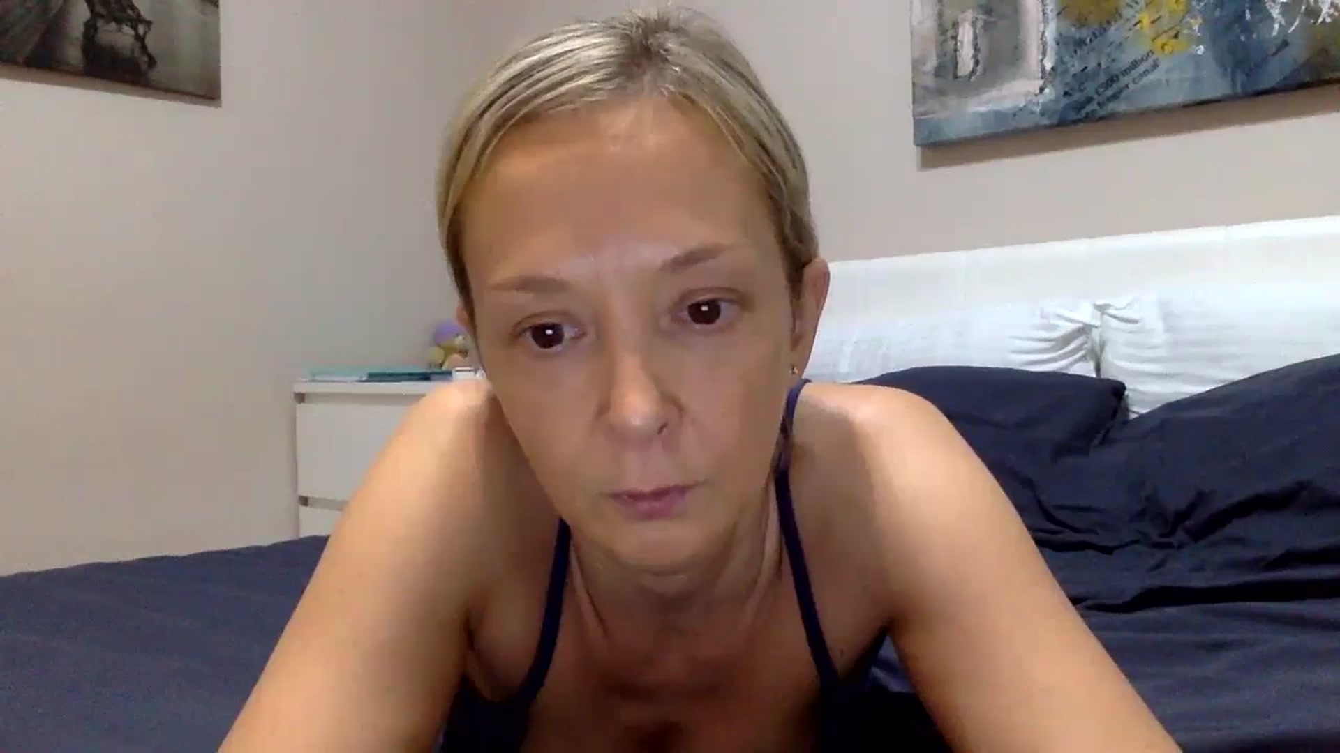 Gallery image thumbnail from Aimeee555's myfreecams stream on, 11/21/2023, 18:33 image 11 of 20